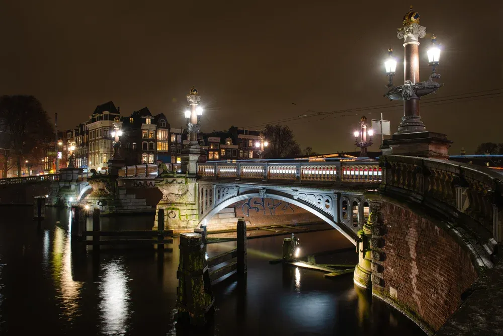 Blauwbrug from the water