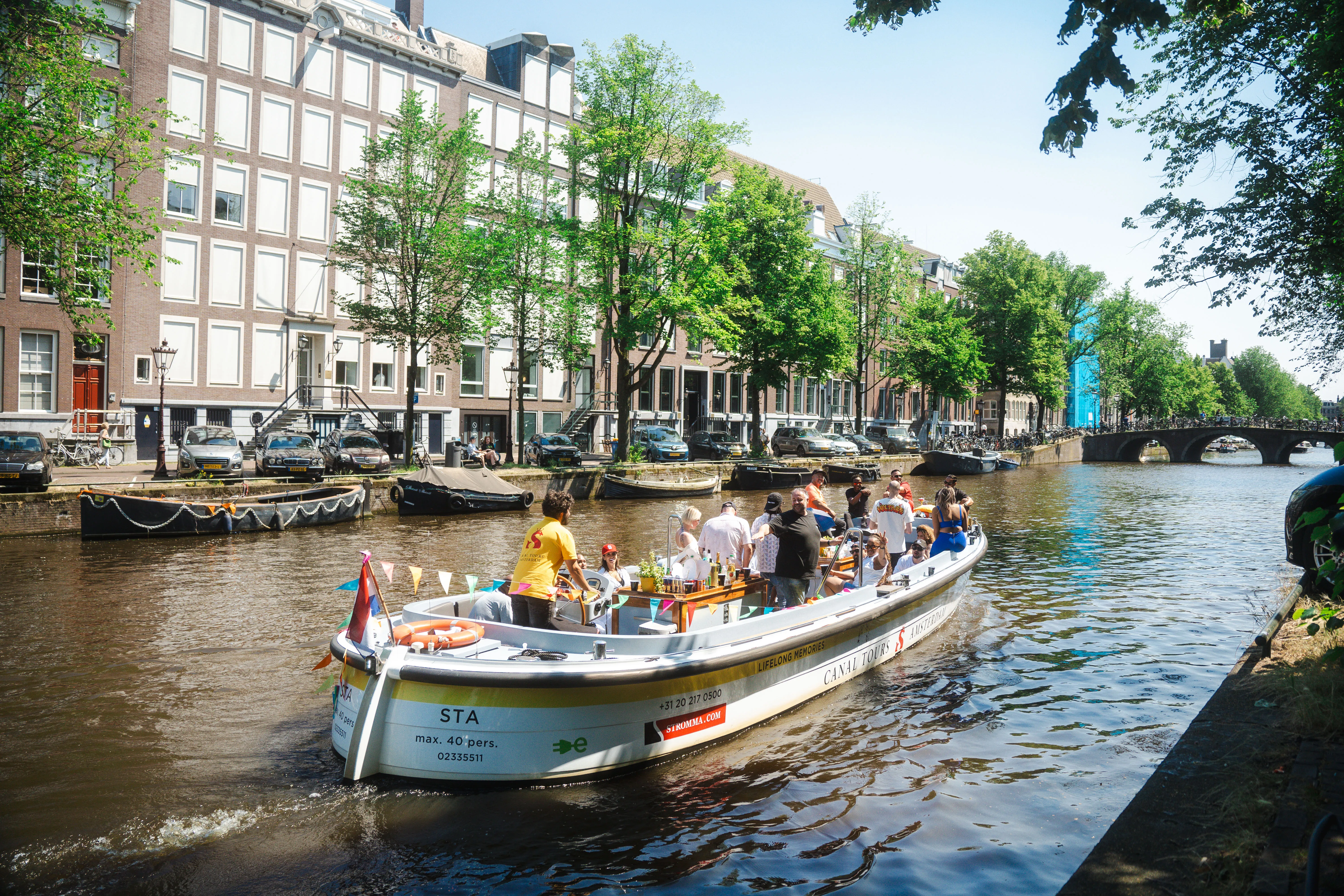 Open boat tour in Amsterdam