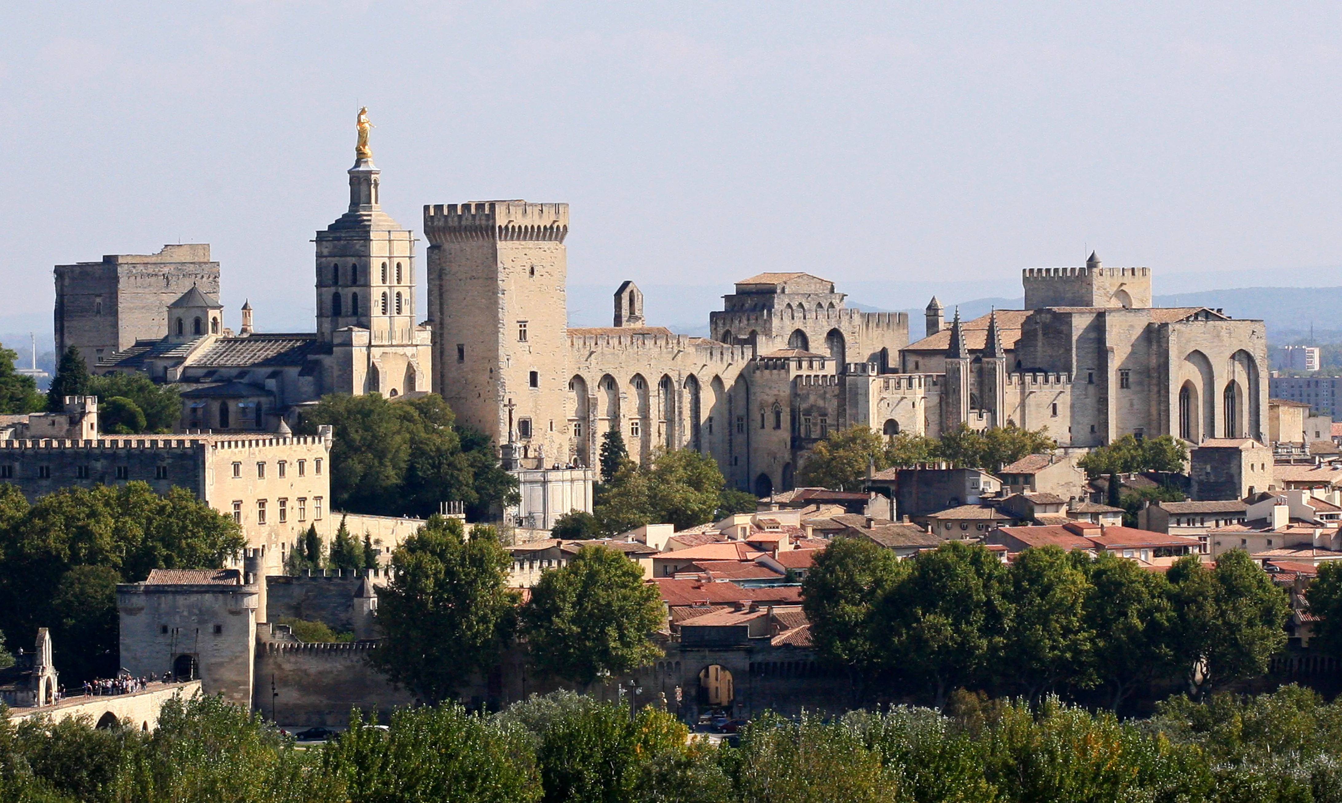 Two Slow Days in Avignon: Deep Palace Focus Without Museum Fatigue