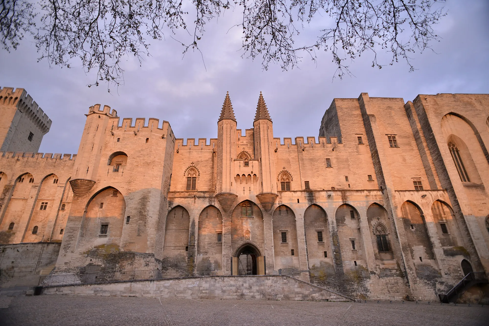 Palais des Papes Photography Guide: Composition, Light, and Storytelling Shots