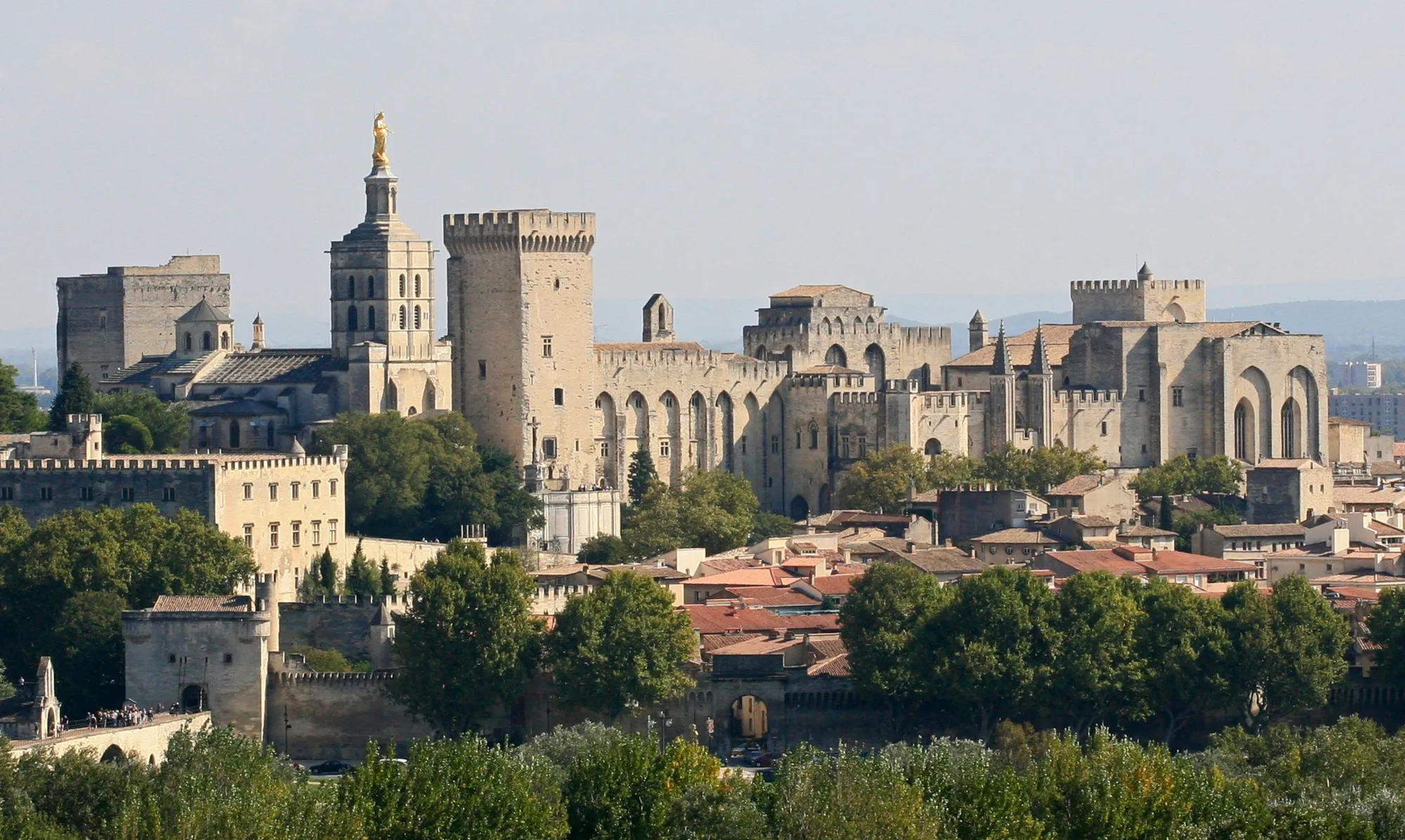 Wide panoramic view of Avignon and the Palais des Papes