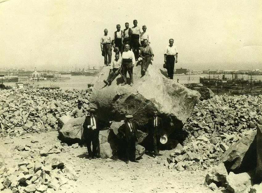 Montjuïc road scene (1926)