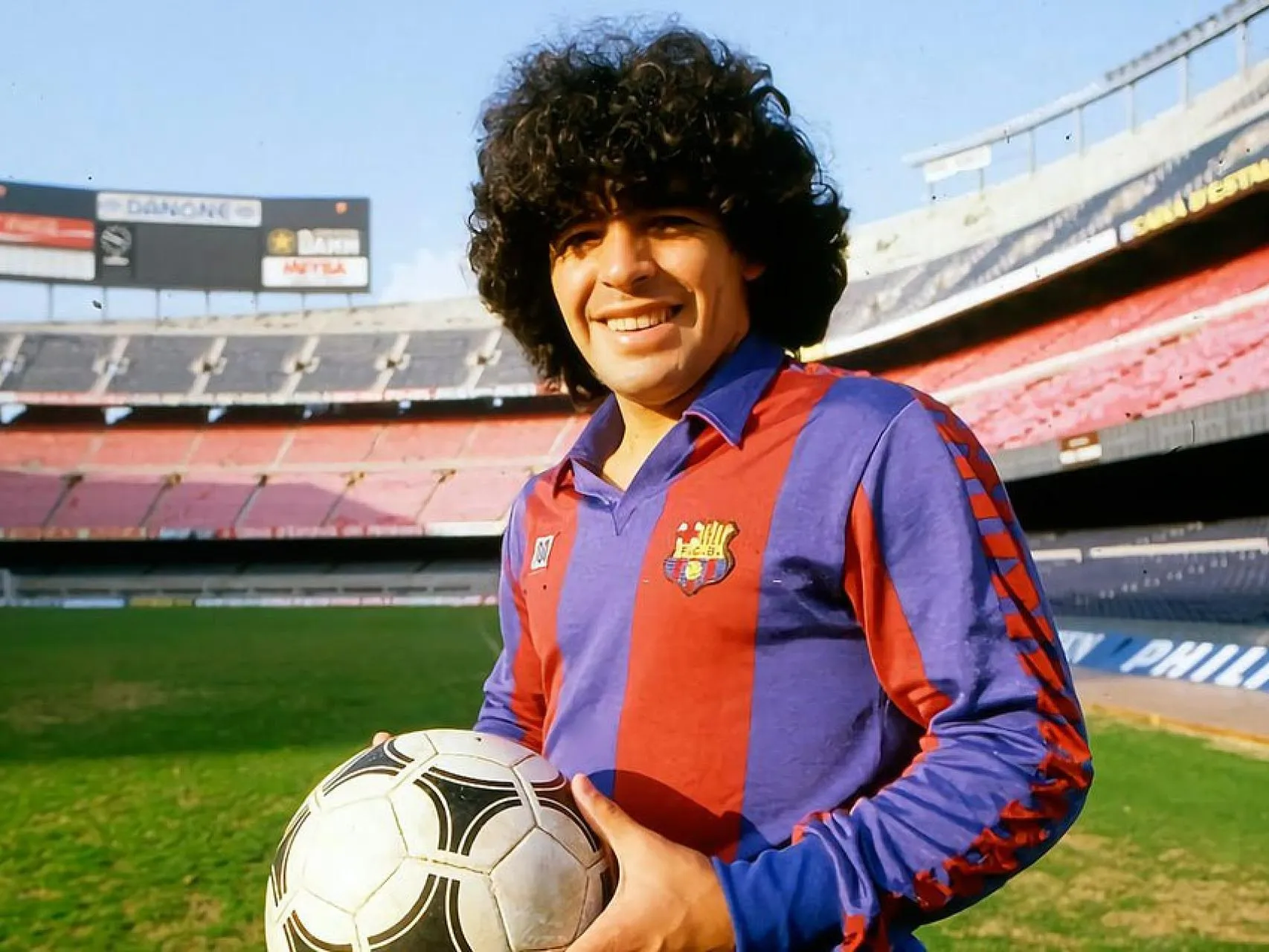 Diego Maradona playing at Camp Nou in 1987