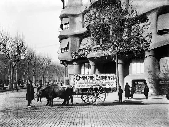 Casa Milà (1912) Historic Photograph