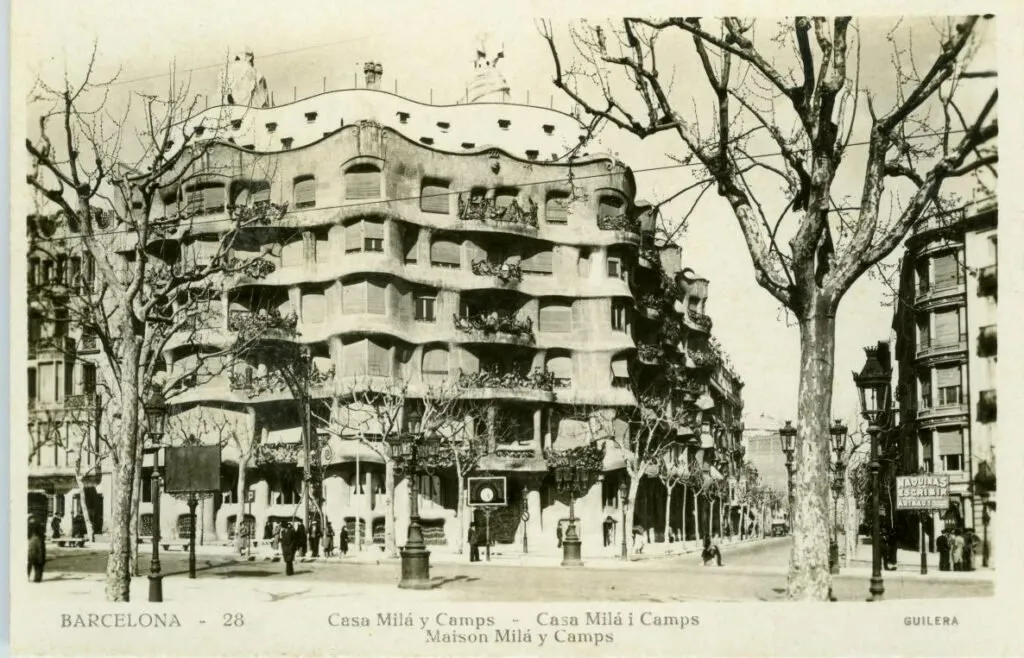 Casa Milà Historic Exterior (c. 1922)