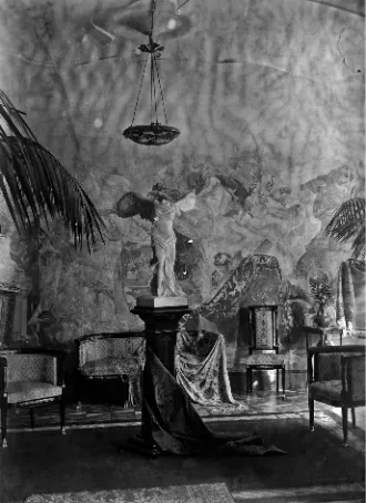 Salon Piso Gache at Casa Milà