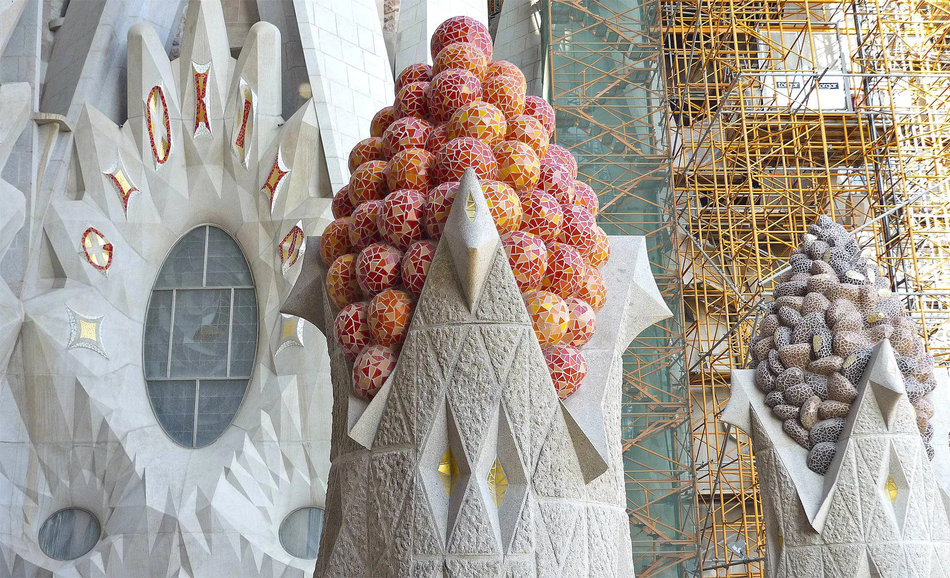 The Fruit Baskets of the Sagrada Família: Gaudí’s Harvest on the Pinnacles