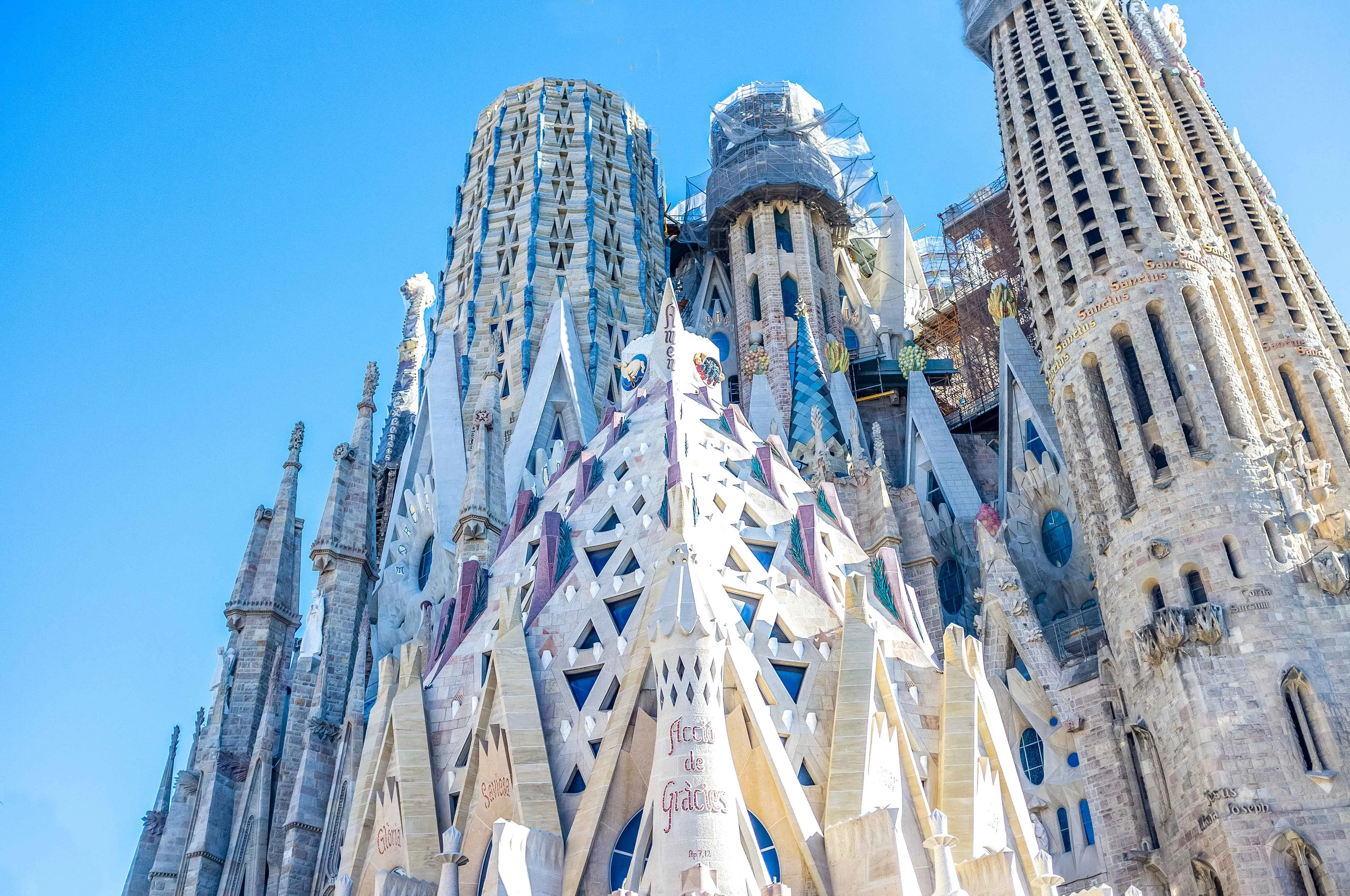 Glory Façade: The Unfolding Vision of the Main Entrance