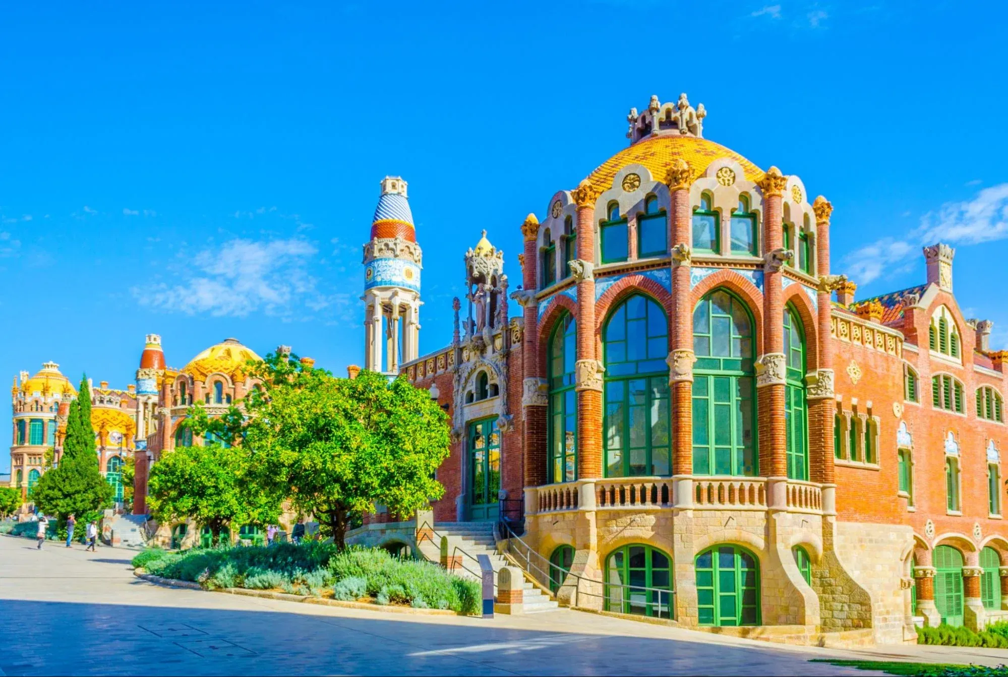 Ceramic Skins and Storytelling Façades at Sant Pau