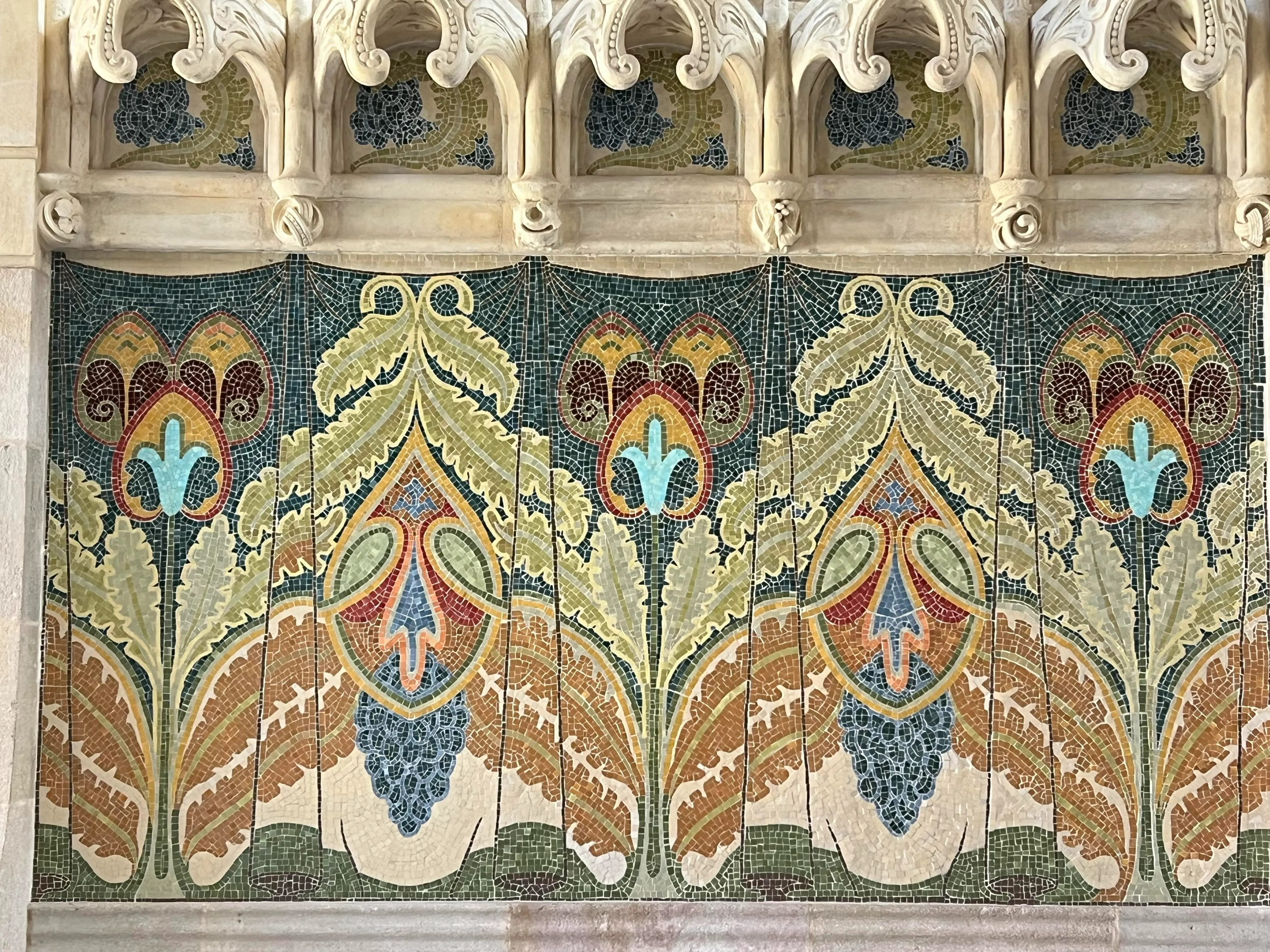 Mosaics, Symbols, and Color Language at Sant Pau