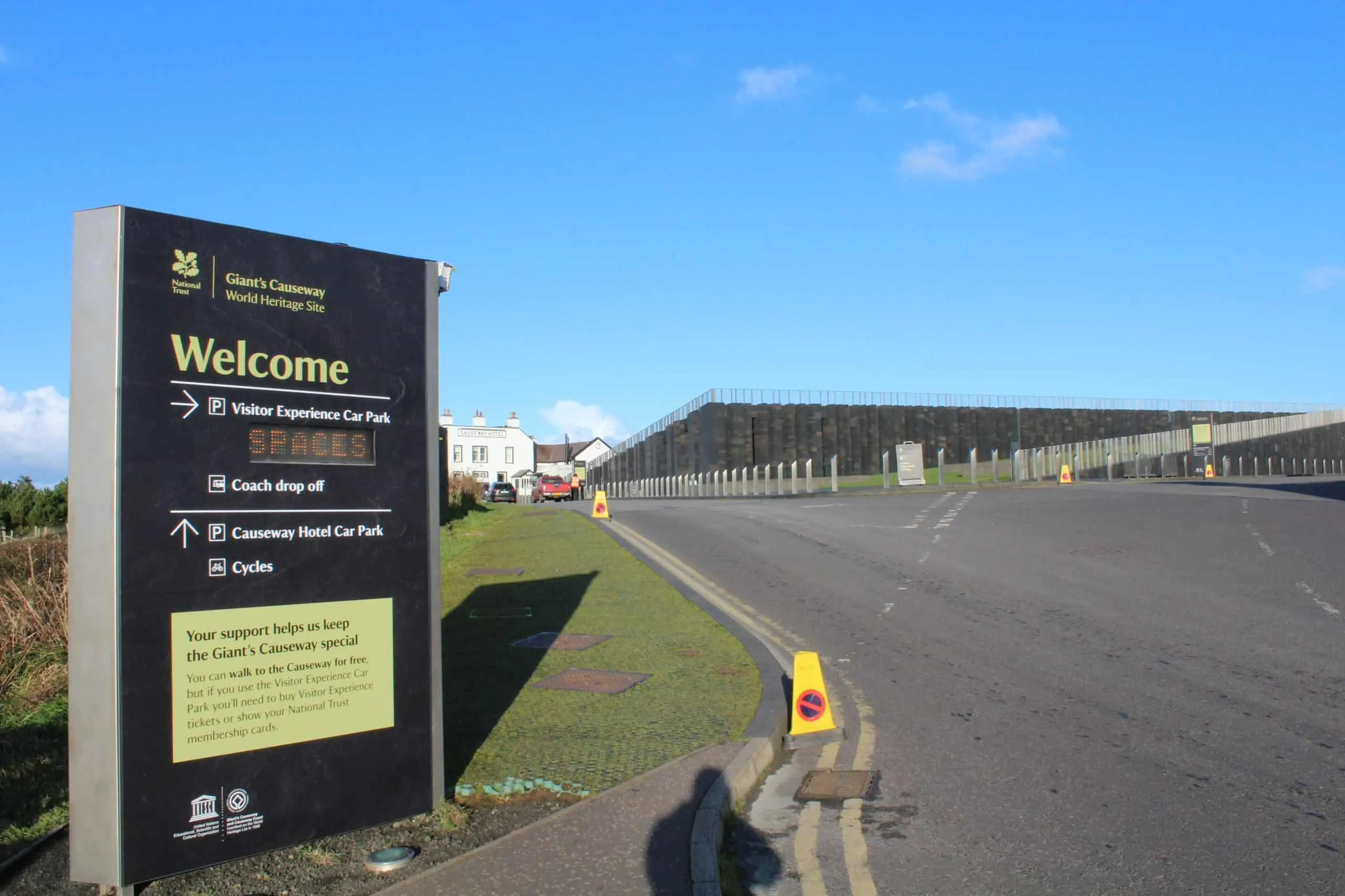 Parking facilities near Giant's Causeway visitor area