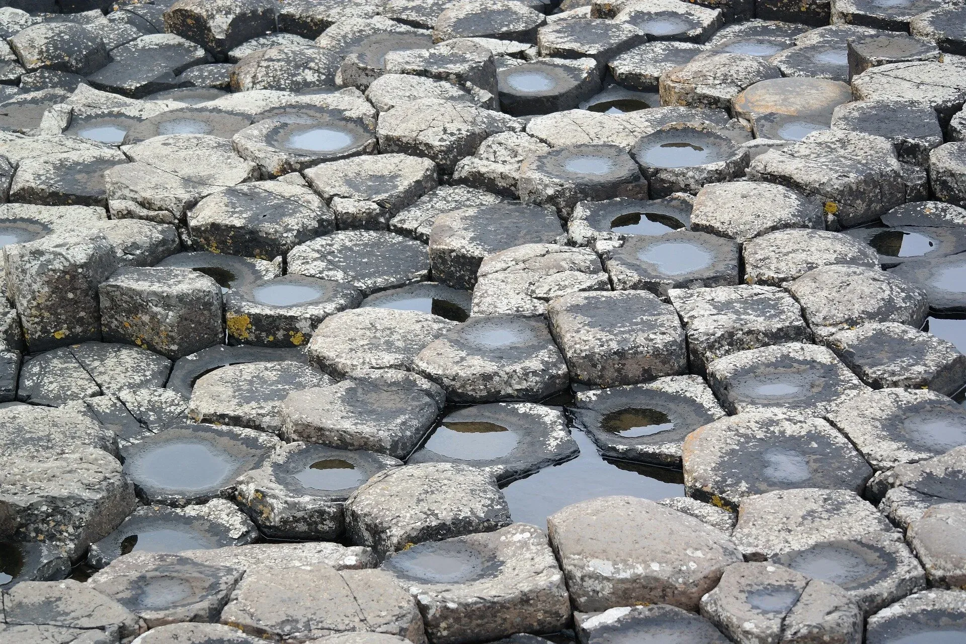 Close-up of interlocking basalt stone columns