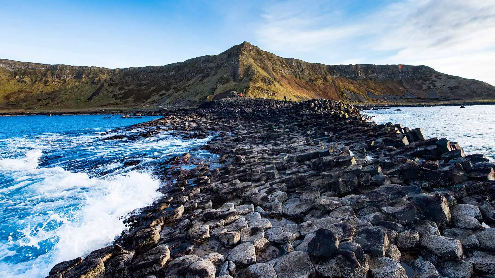 Plan your Giant's Causeway visit with scenic coastal views