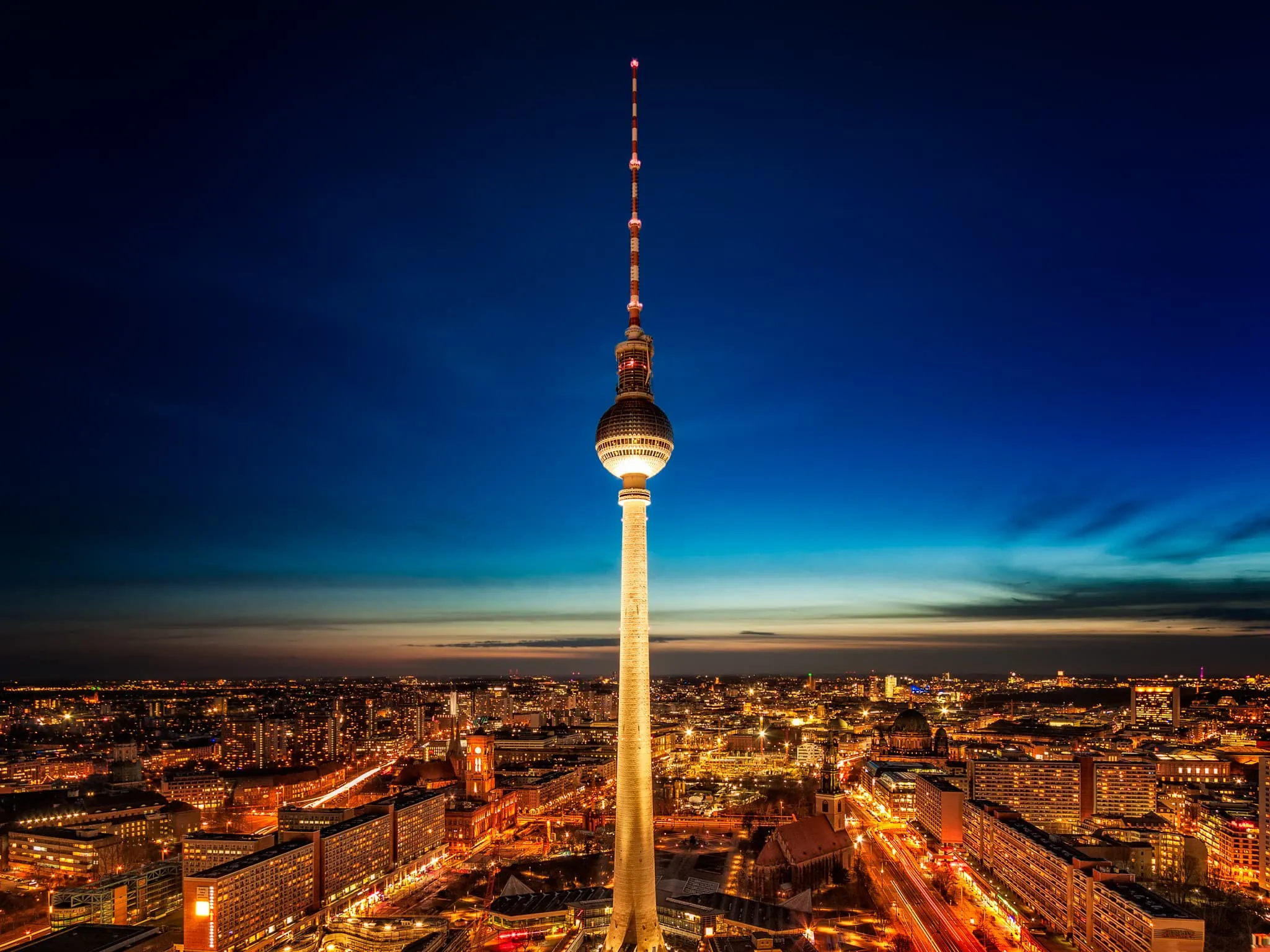 Berlin by Night: The Magic of Evening Bus Tours