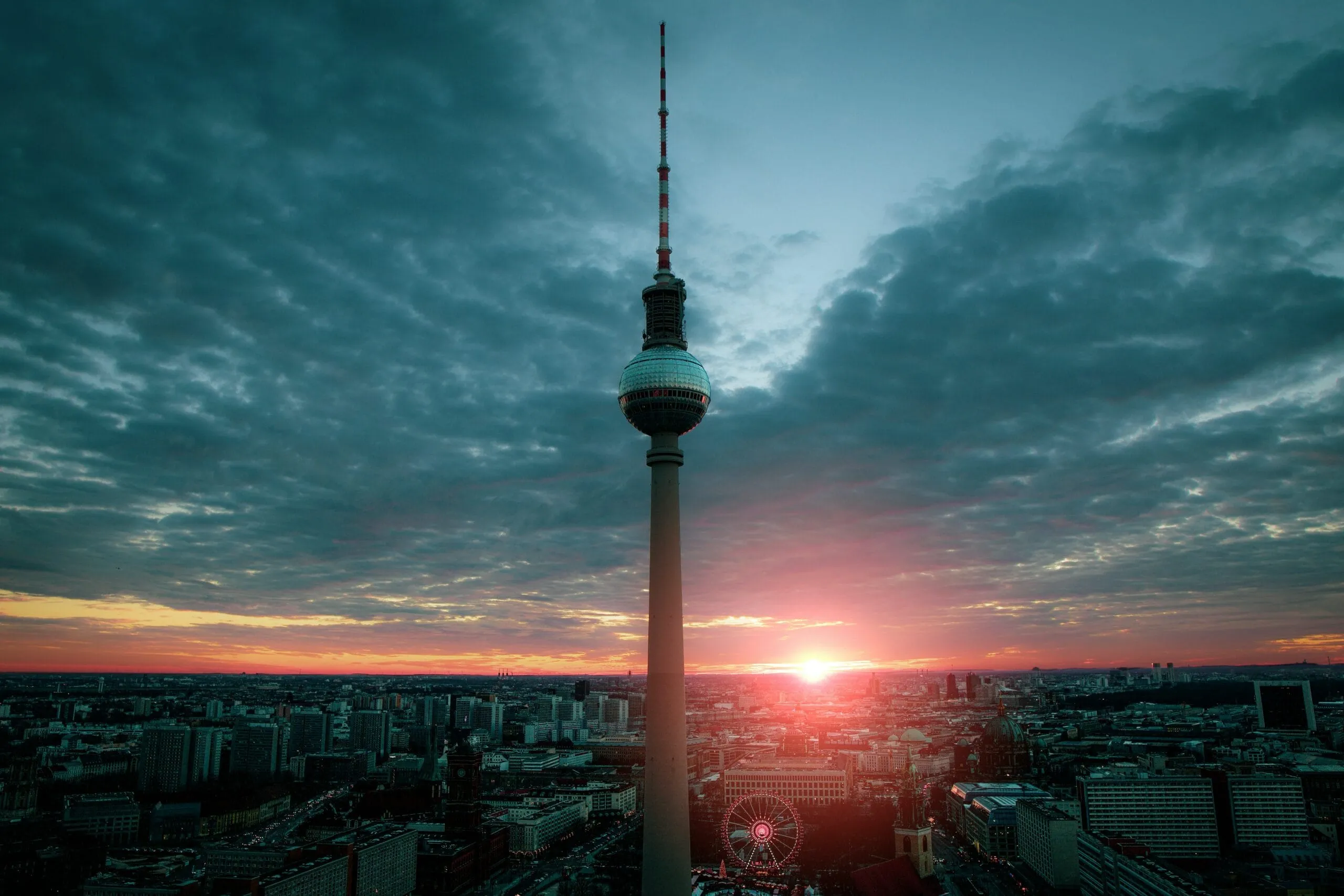 Best Time to Visit the Berlin TV Tower: Month, Day, and Hour Strategy
