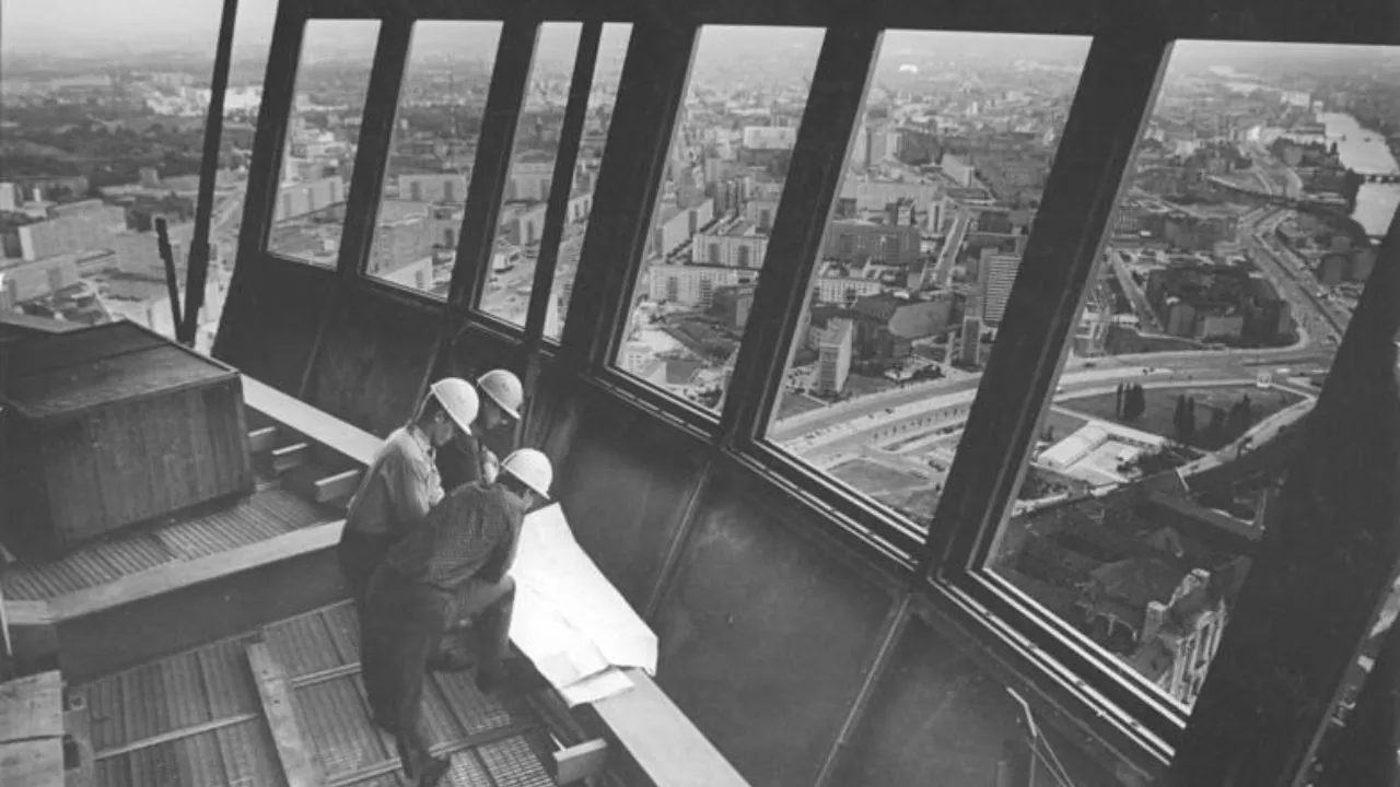Workers building the observatory in 1967