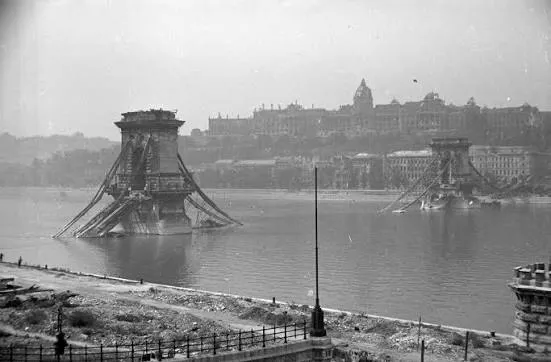 Damaged Budapest bridge in the 1940s