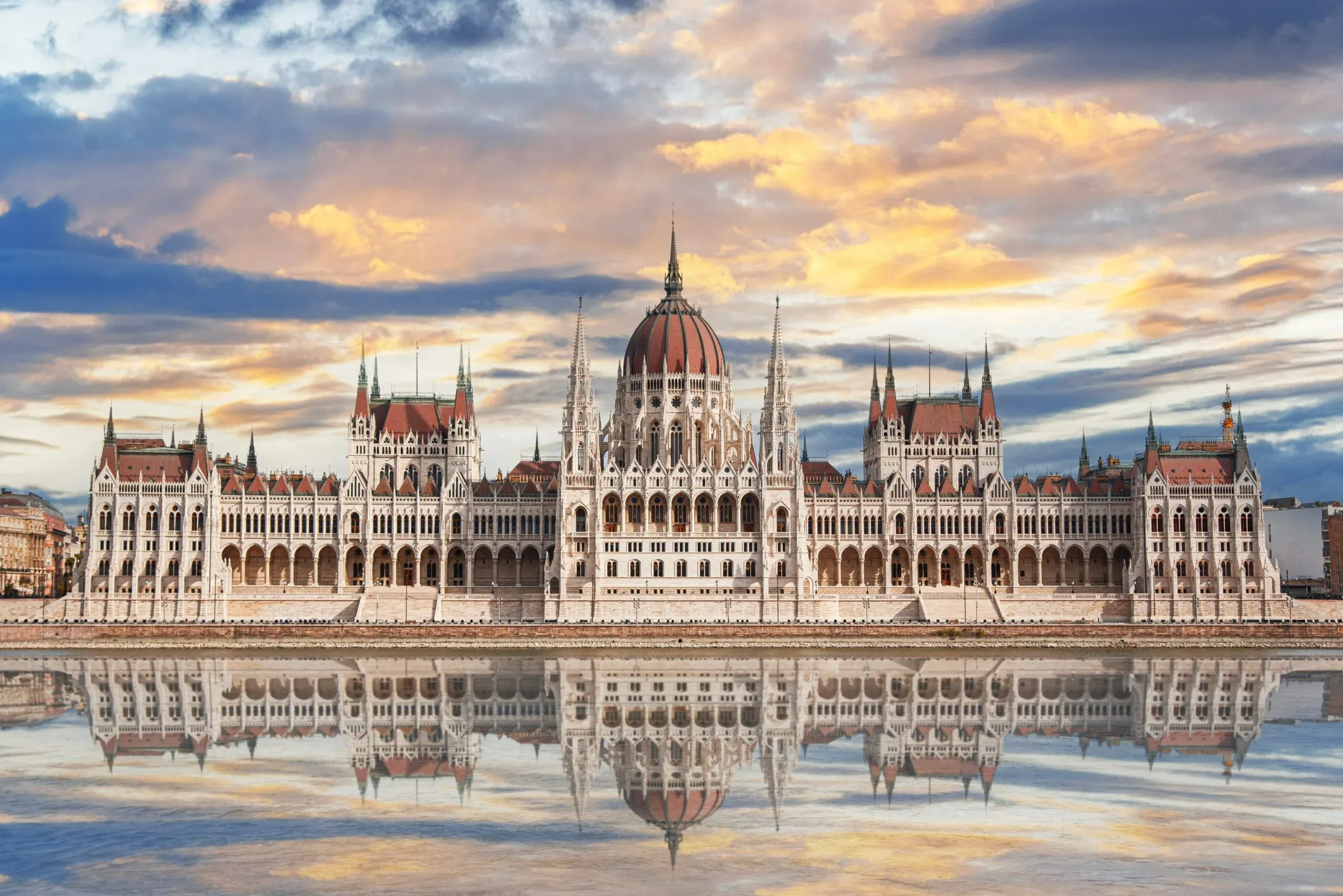 Front view of the Hungarian Parliament building