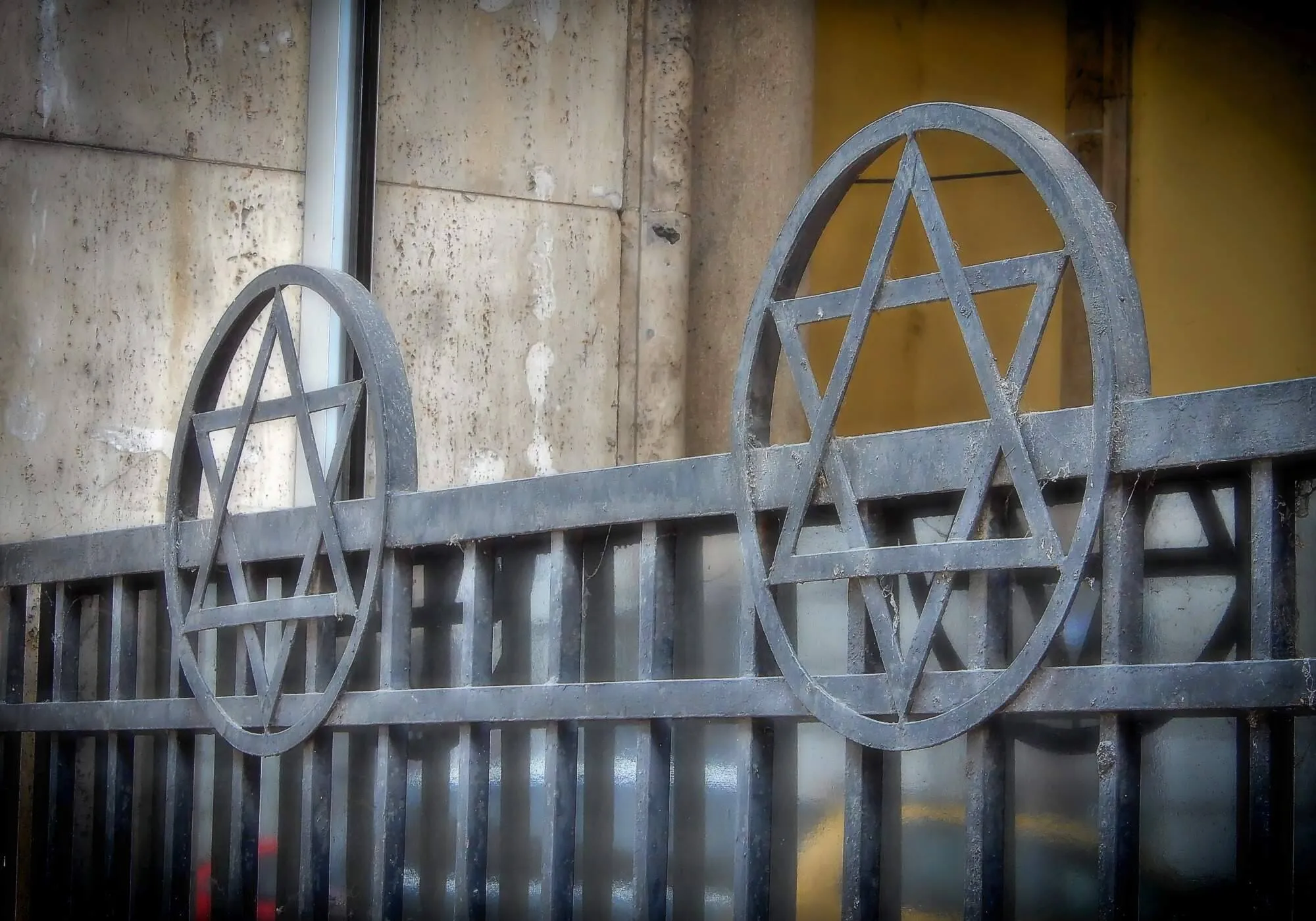 Etiquette And Dress Code At Dohany Street Synagogue