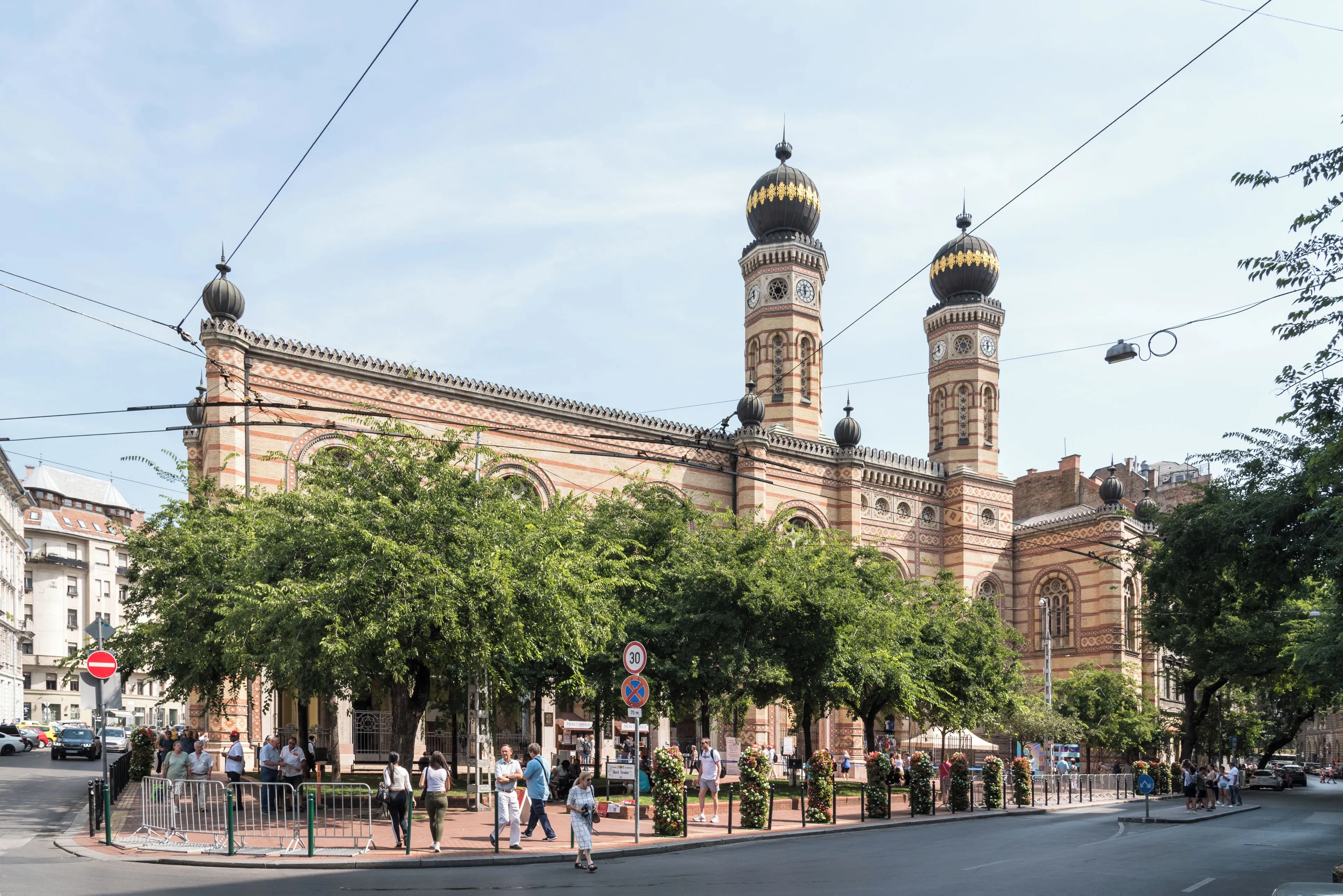 Budapest Synagogue facade and surrounding square