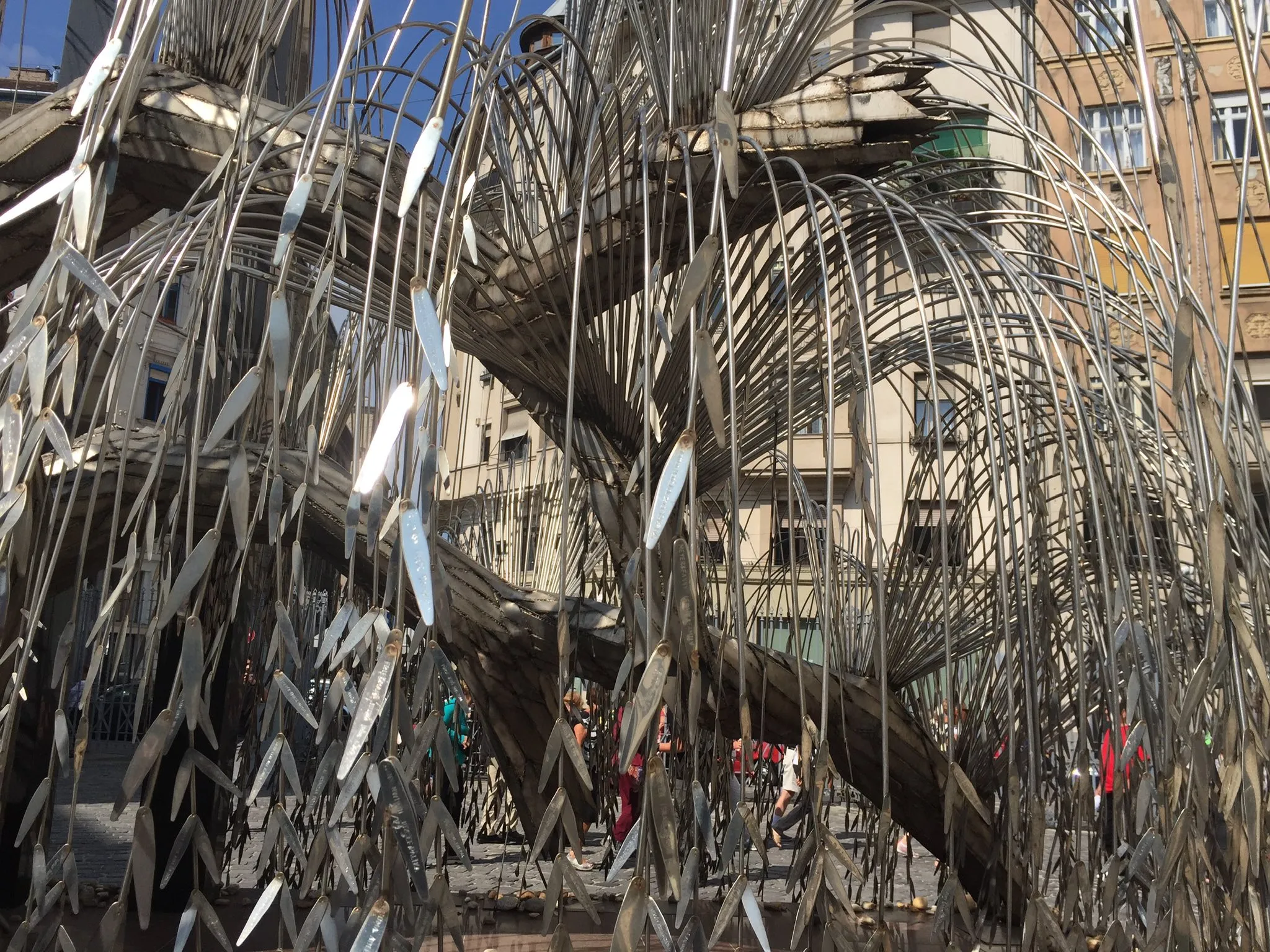 Weeping Willow Memorial: Meaning, Symbolism, And Visitor Etiquette