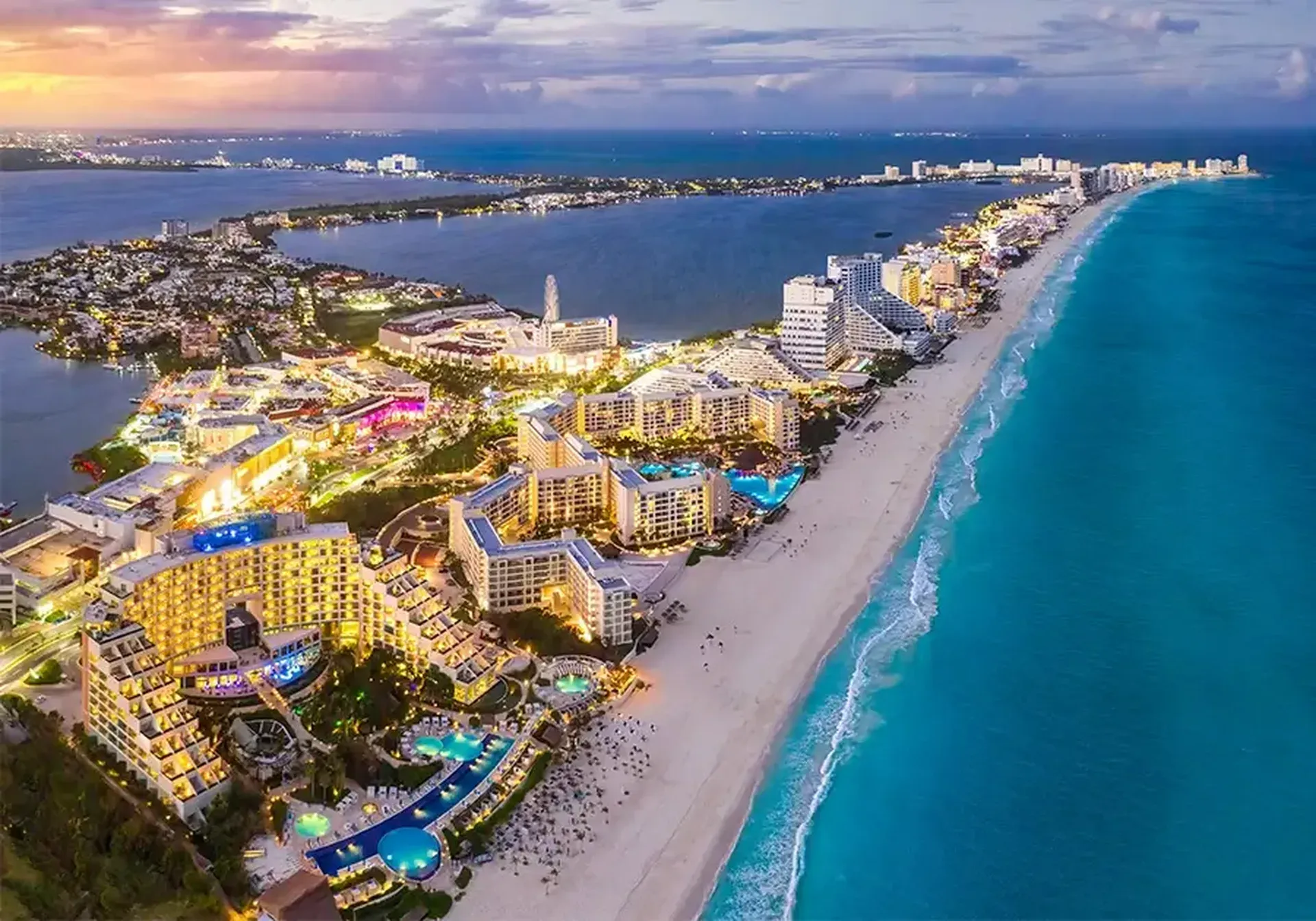 Cancun city and transport context image for reaching Chichen Itza