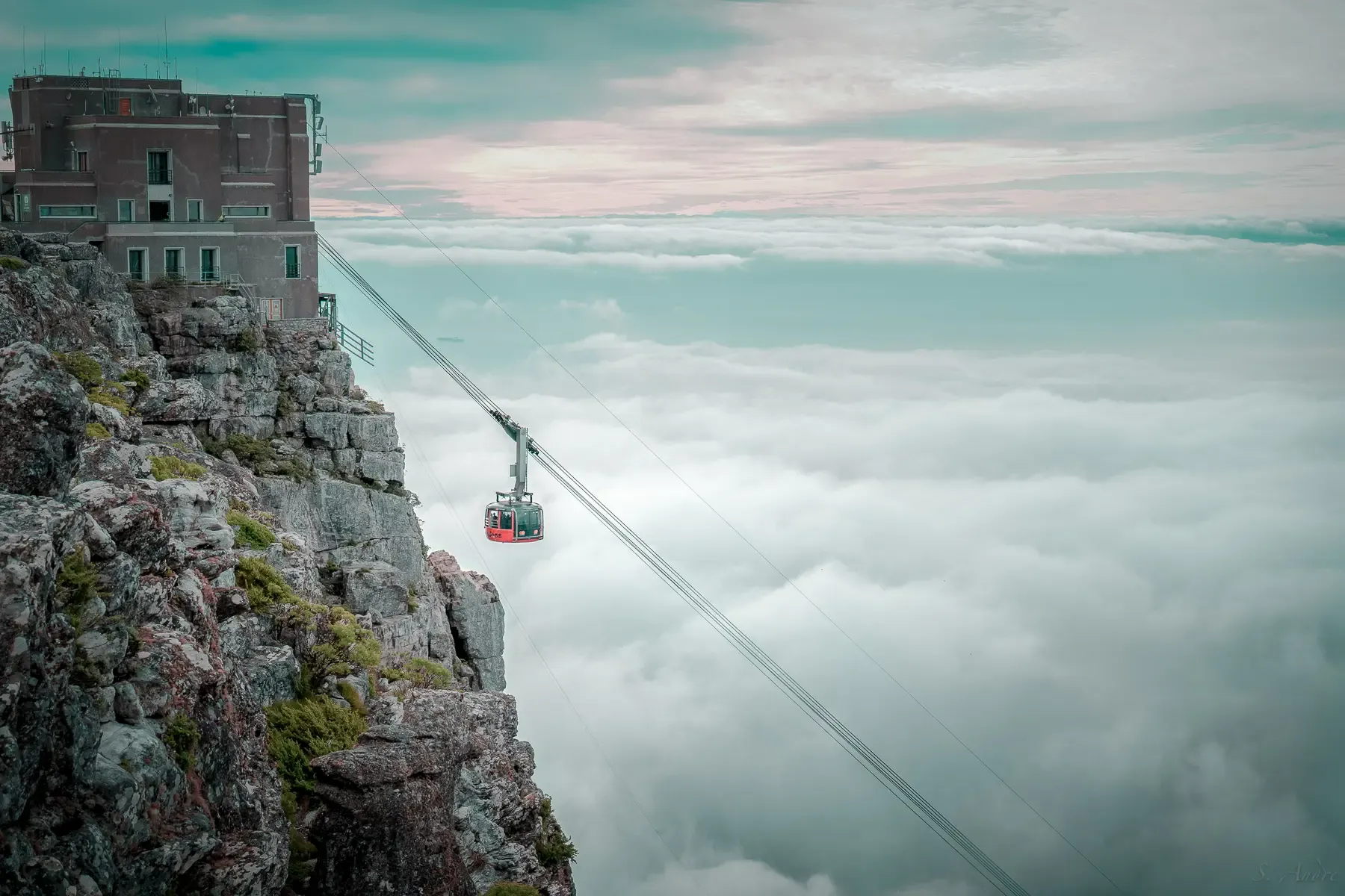 Table Mountain cableway approaching the summit