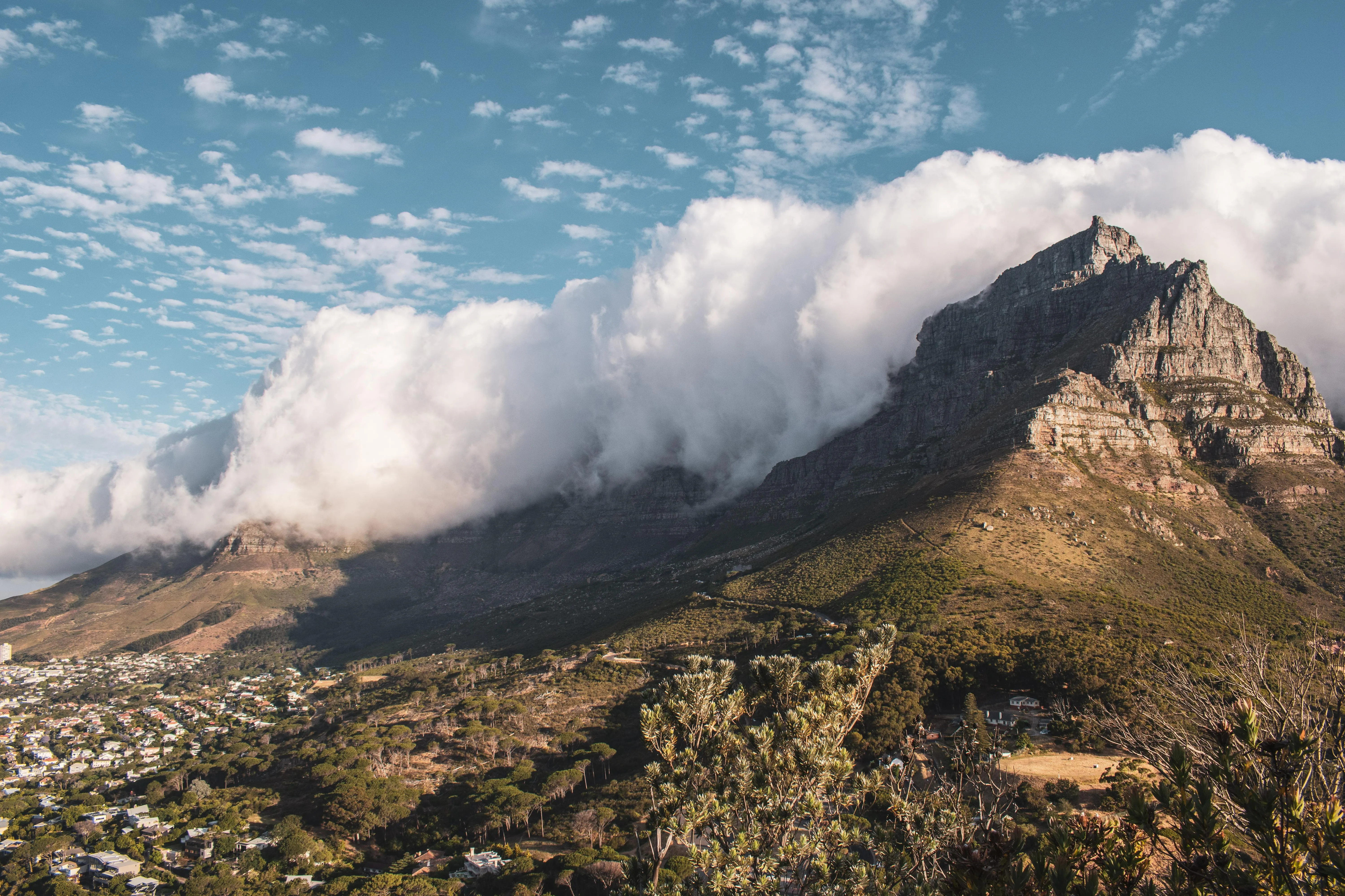 Cloud blanket flowing over Table Mountain