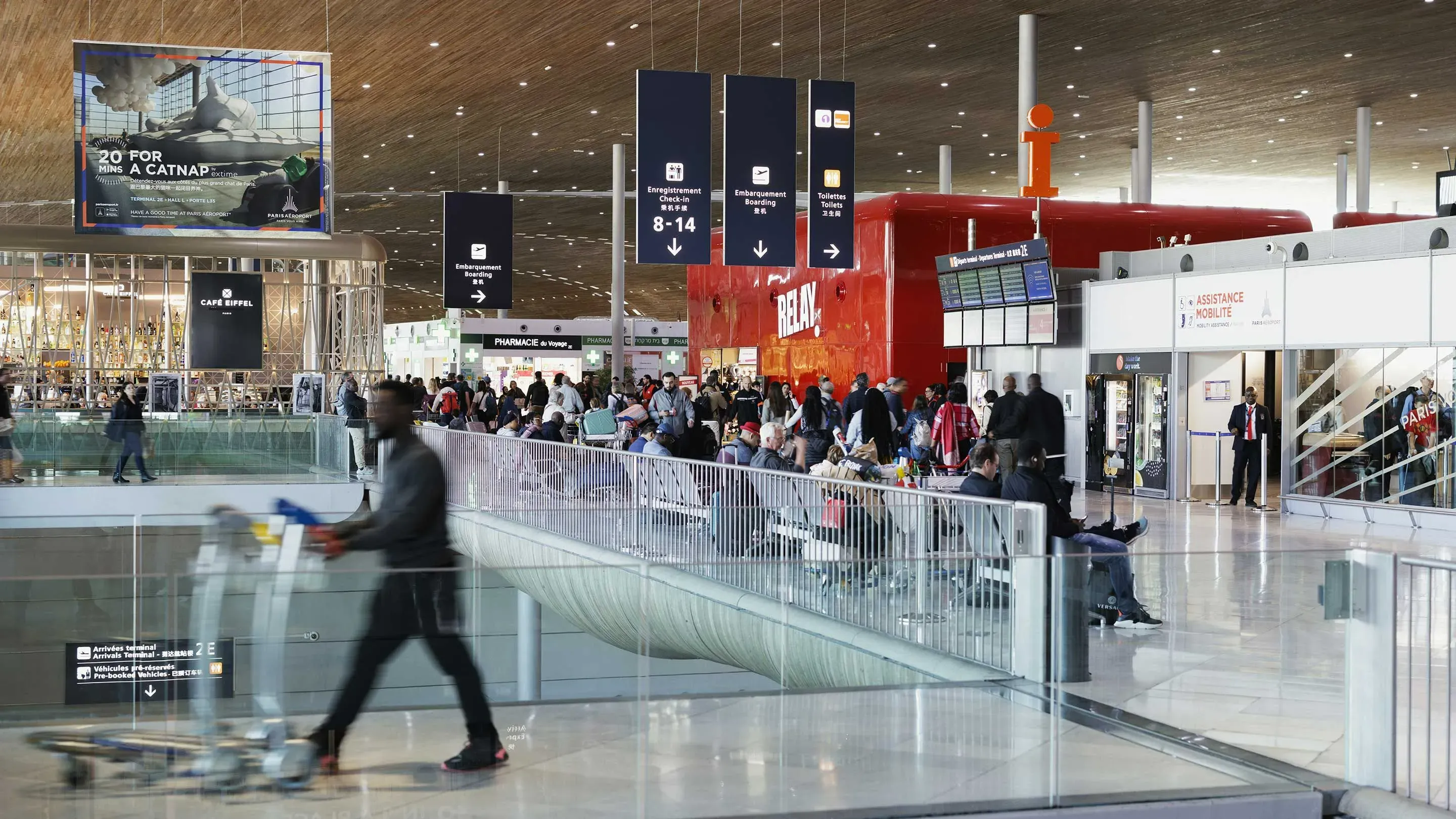 CDG departures board and terminal information