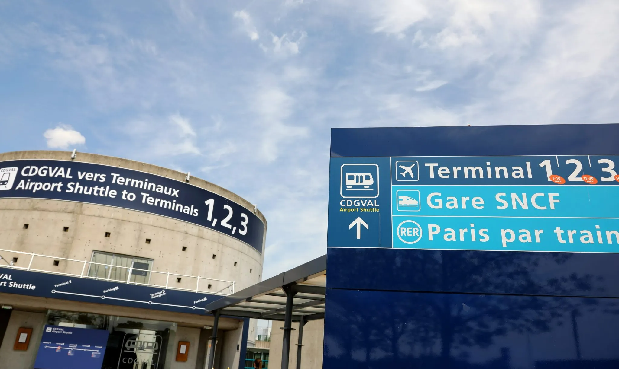 Family-friendly airport pickup lane near terminal