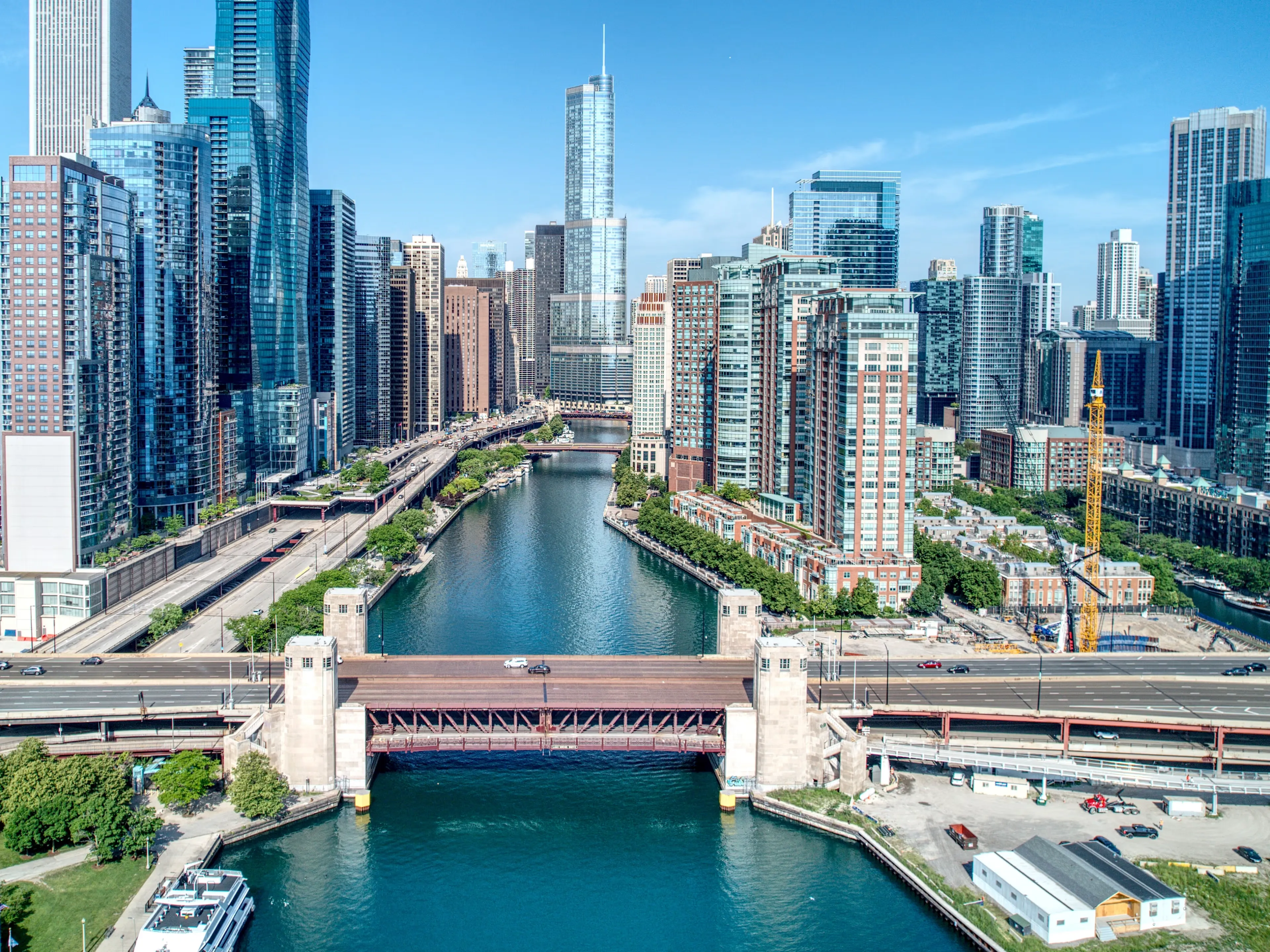 Iconic Chicago bridge over the river