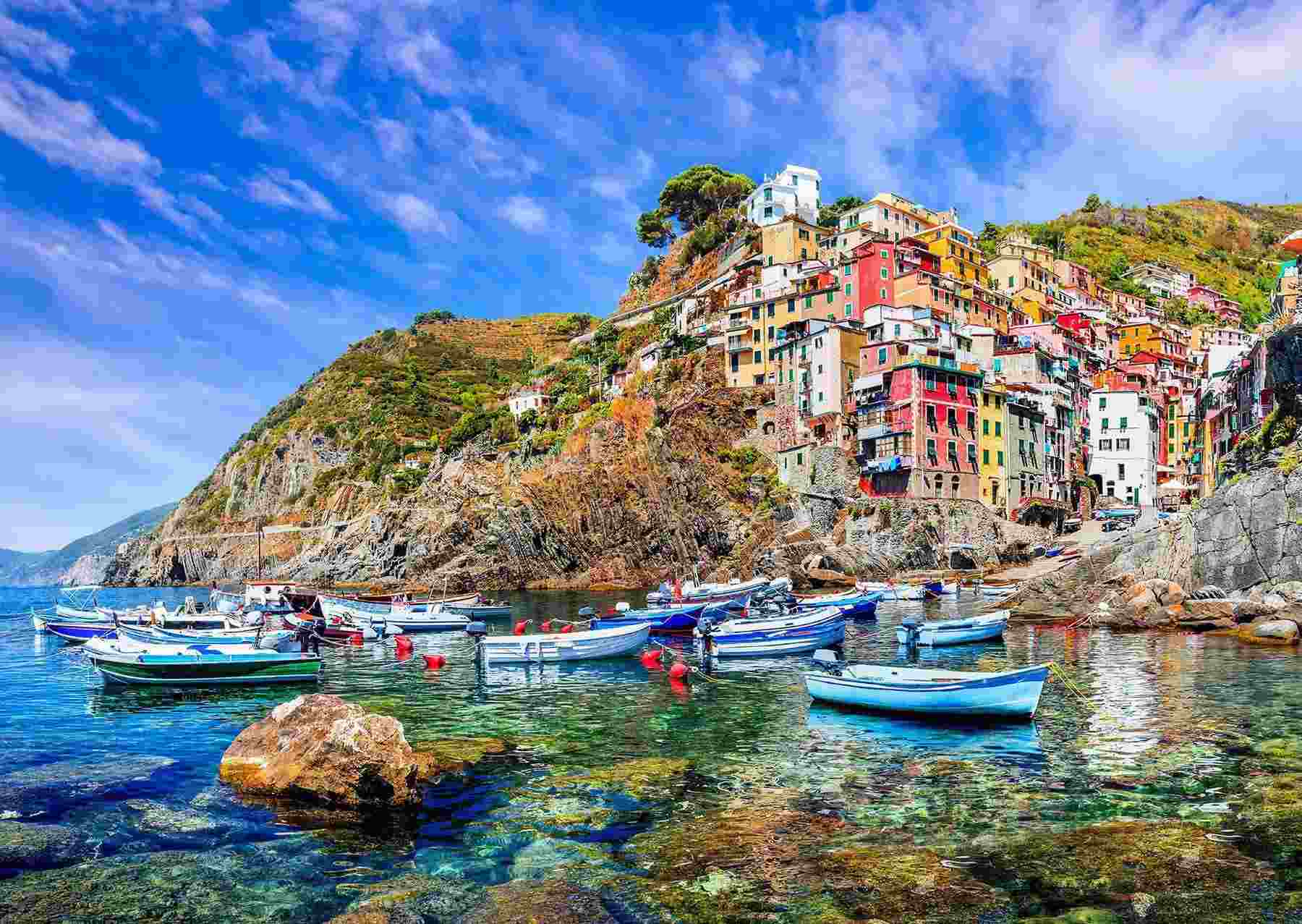 Cinque Terre: Riomaggiore and Monterosso Guided Boat Tour