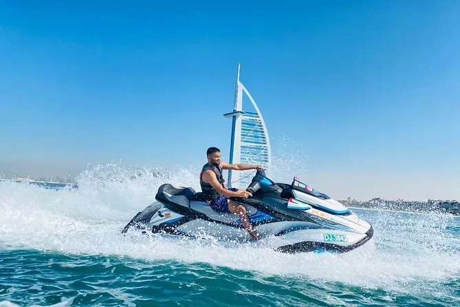 Private 4x4 parked on a quiet dune ridge in Dubai