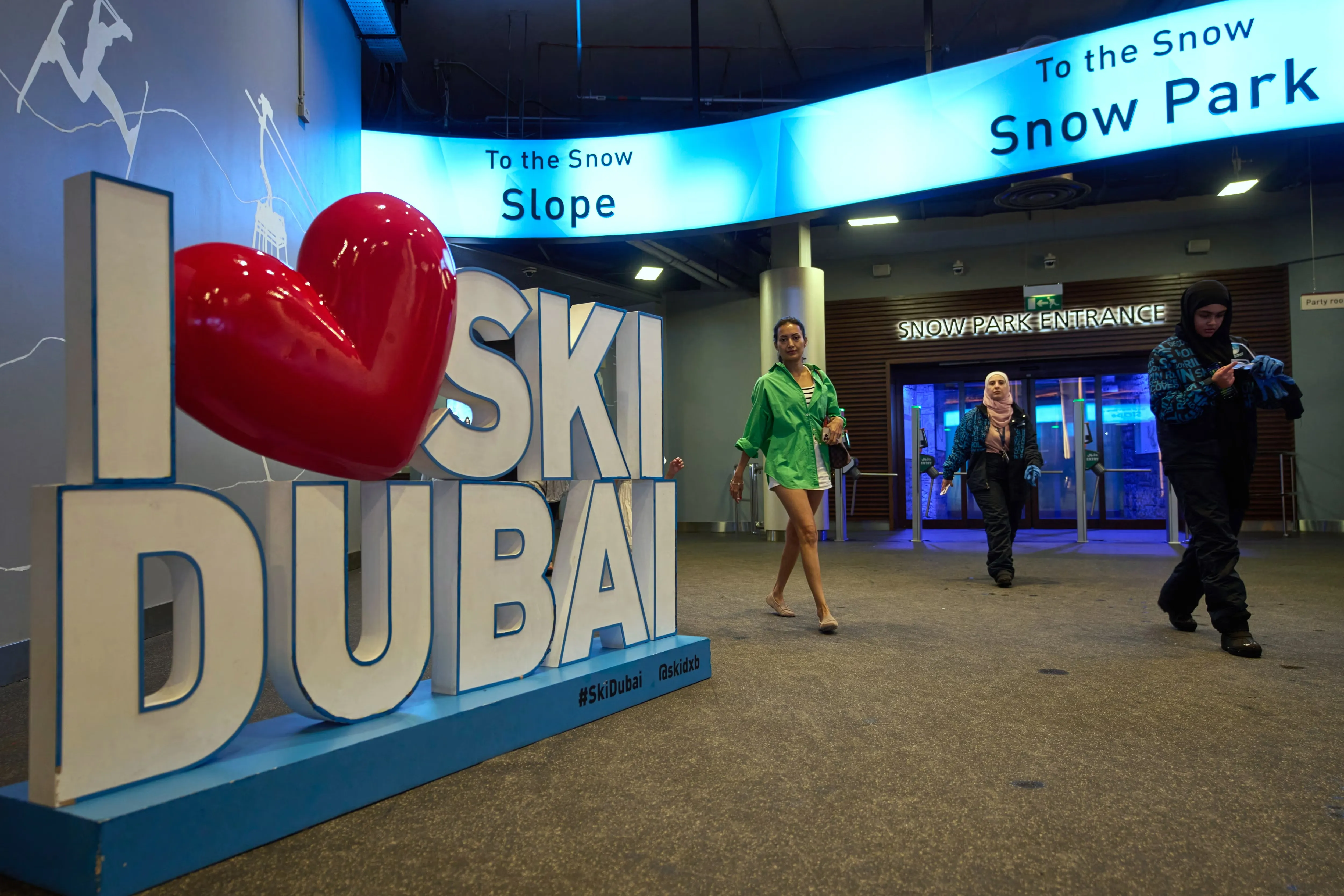 Entrance to Ski Dubai inside Mall of the Emirates