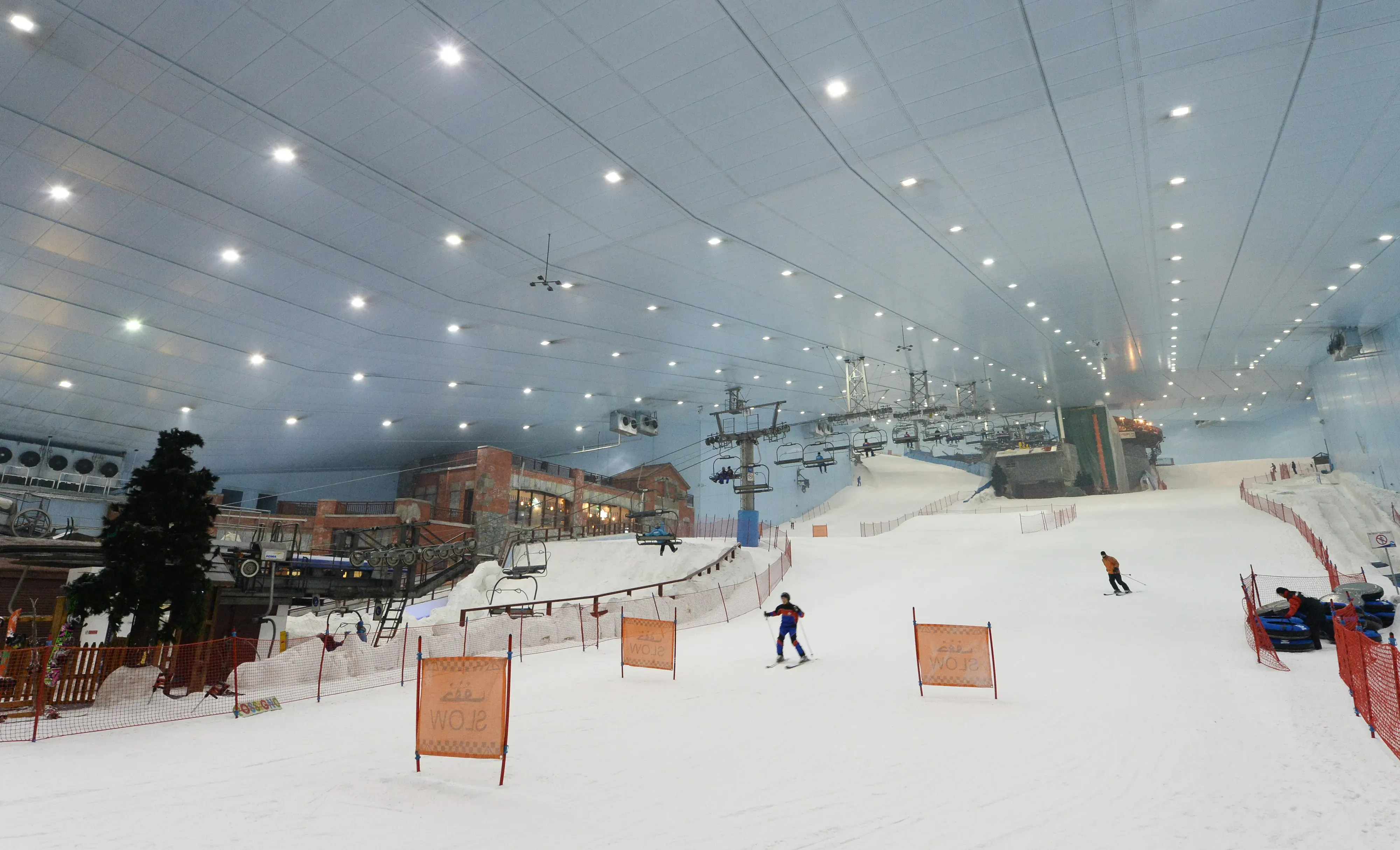 Main ski track at Ski Dubai