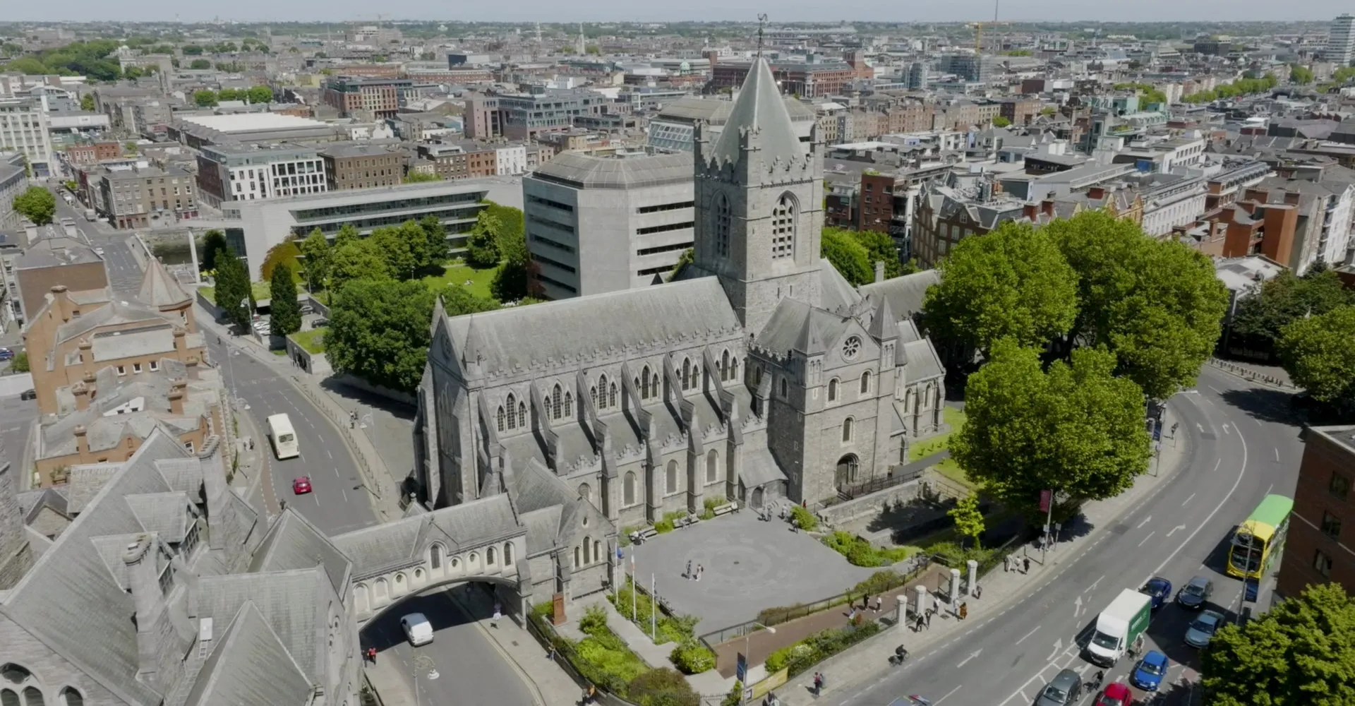 Dublin Pass for Photographers: Landmark Timing and Golden-Hour Route
