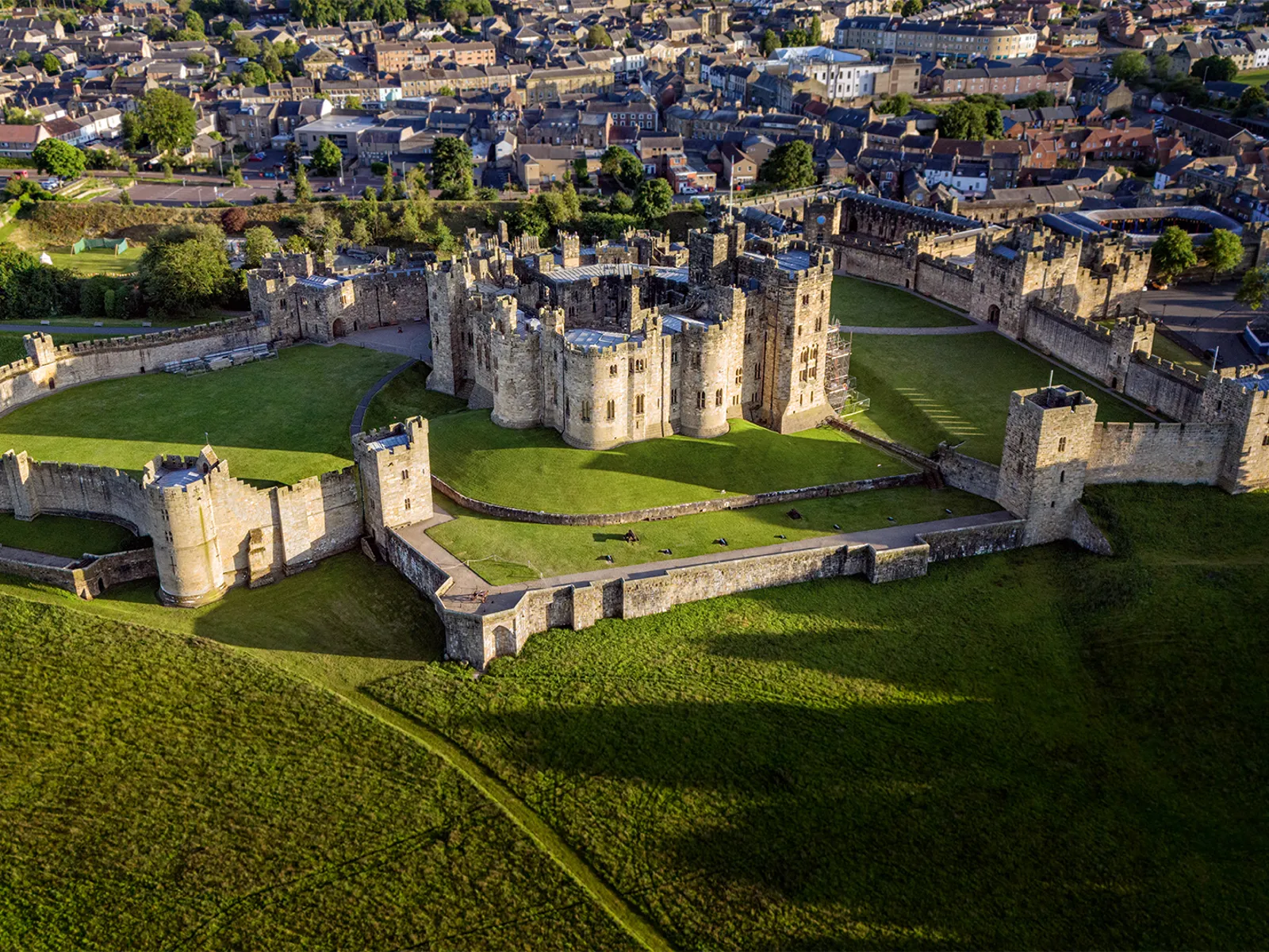 爱丁堡随上随下巴士 + 奥尔尼克城堡与苏格兰边区游（含门票）