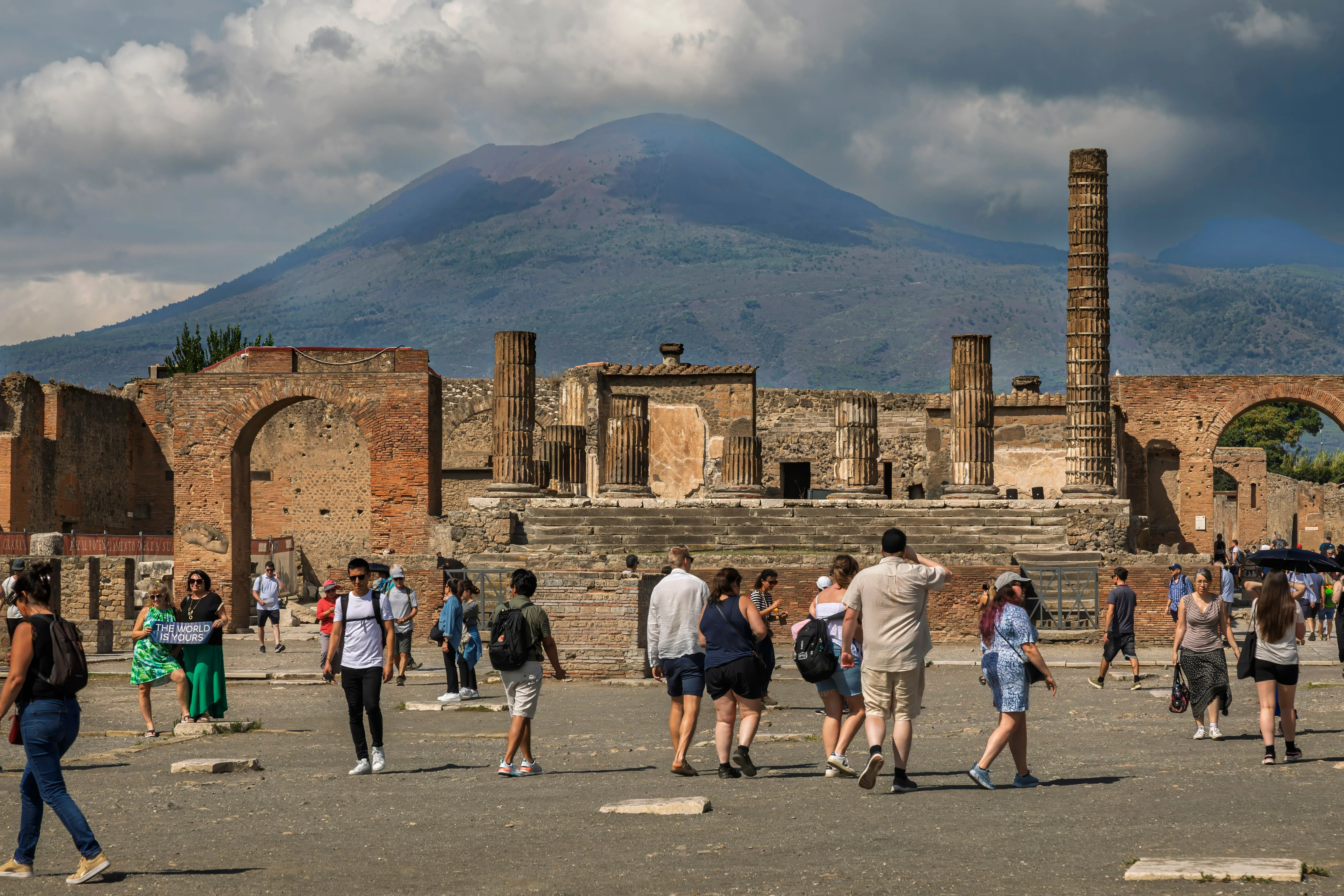 Visitors arriving at the entrance of the Herculaneum archaeological park