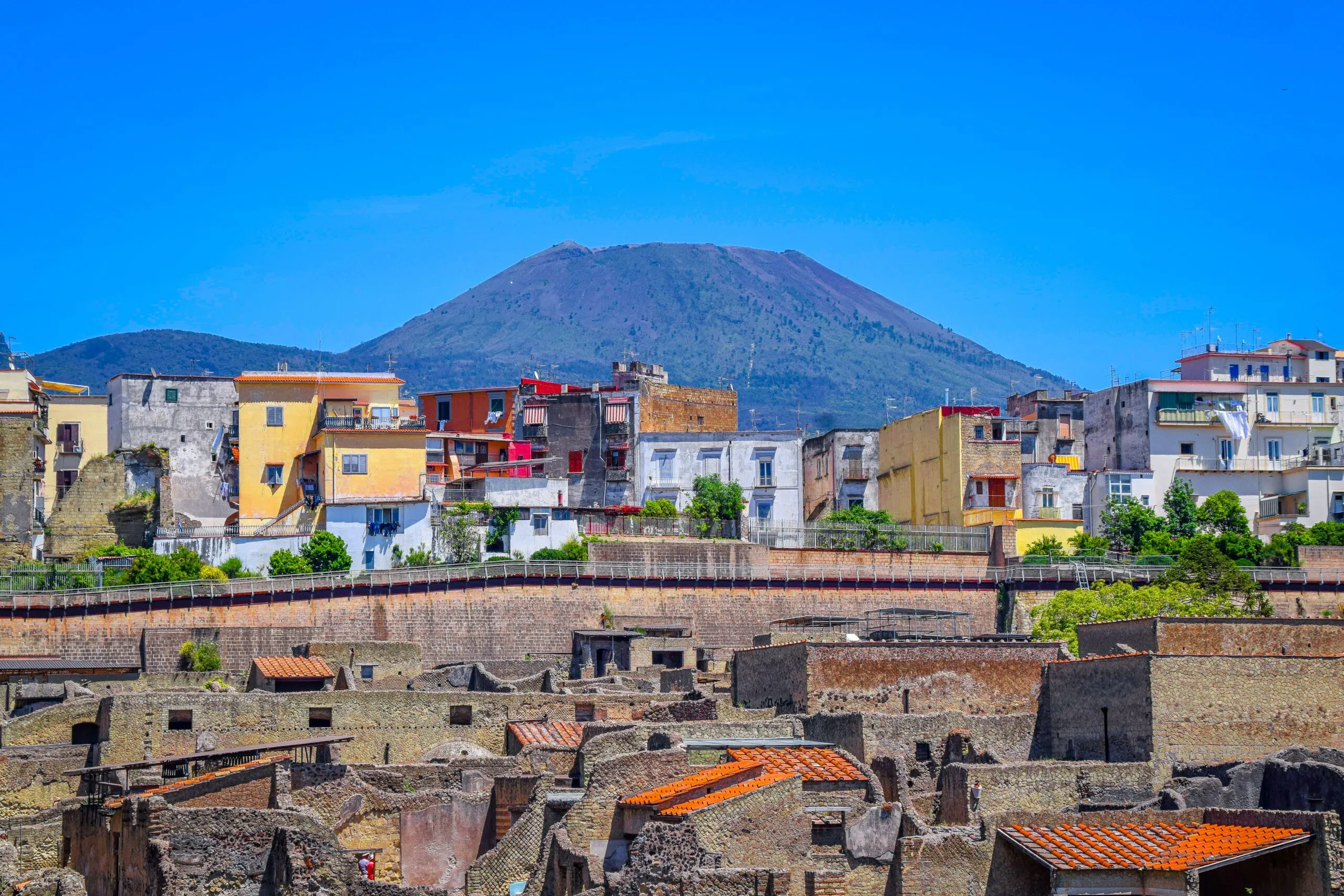 Ercolano vs Pompeii: Which Site Fits Your Travel Style Better?
