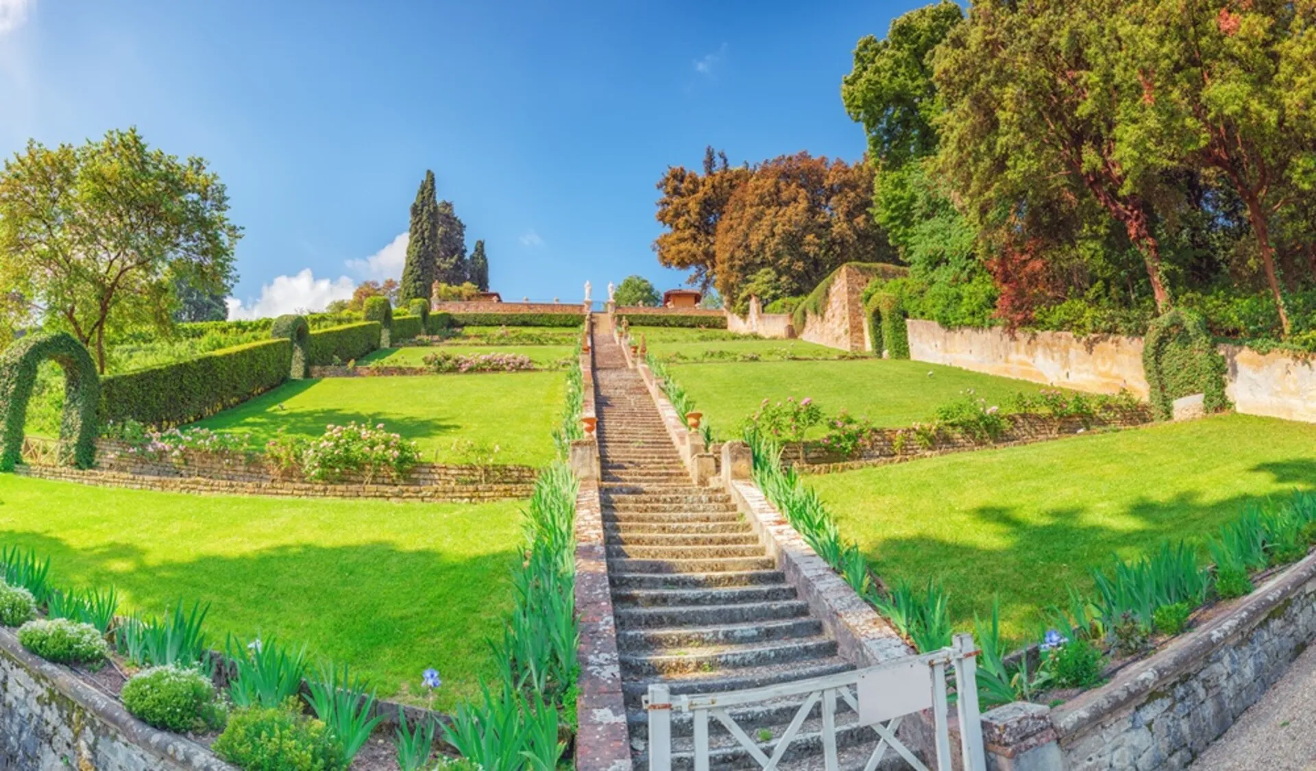 Tiered lawn and stair structure of the Boboli amphitheater area