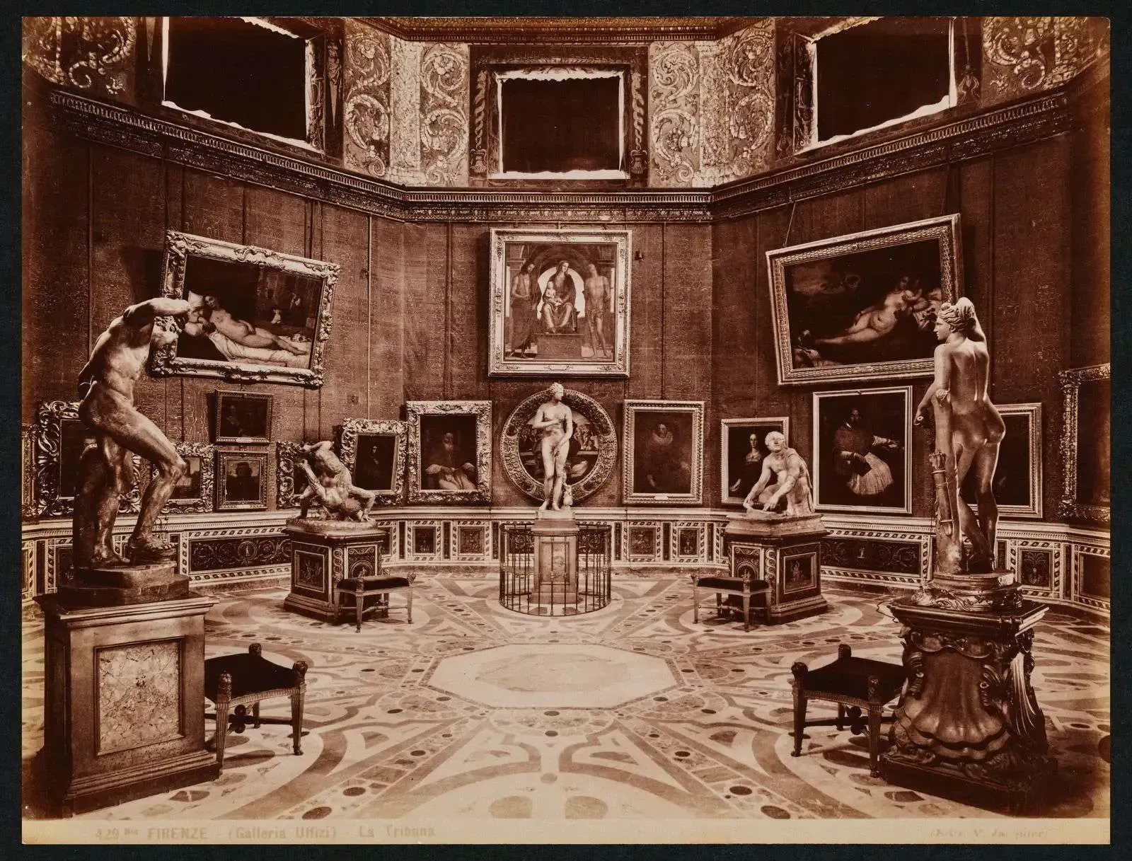 Uffizi Tribuna room artwork display