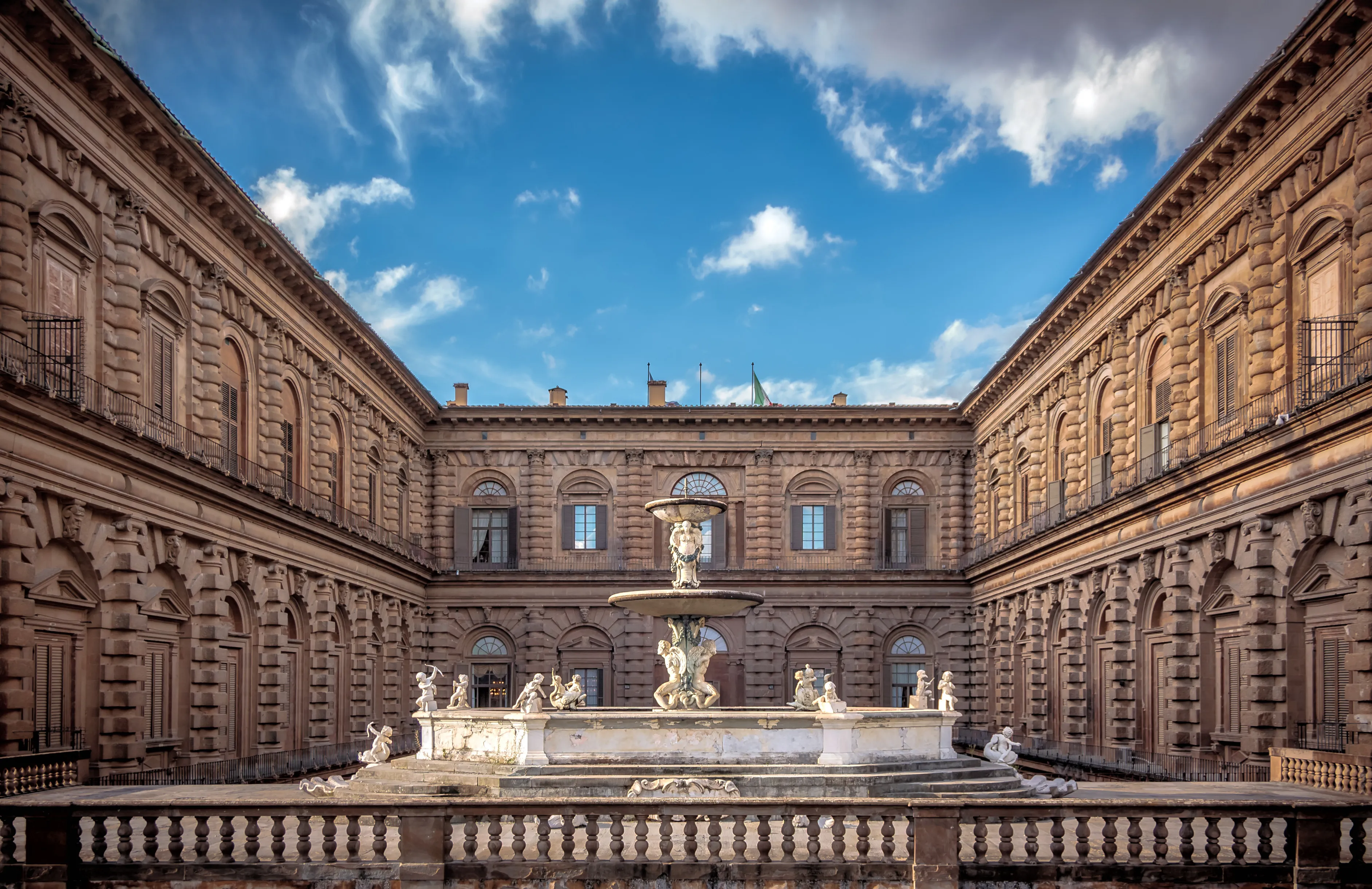 Palazzo Pitti internal courtyard