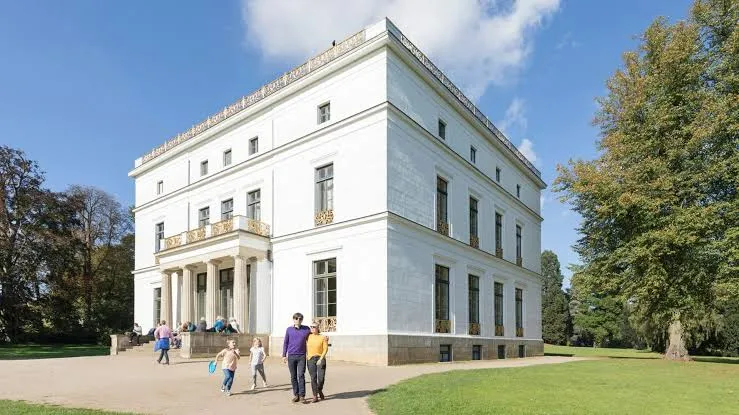 Jenischpark Cultural Day: Combining House Museums, Green Space, and Elbe Views