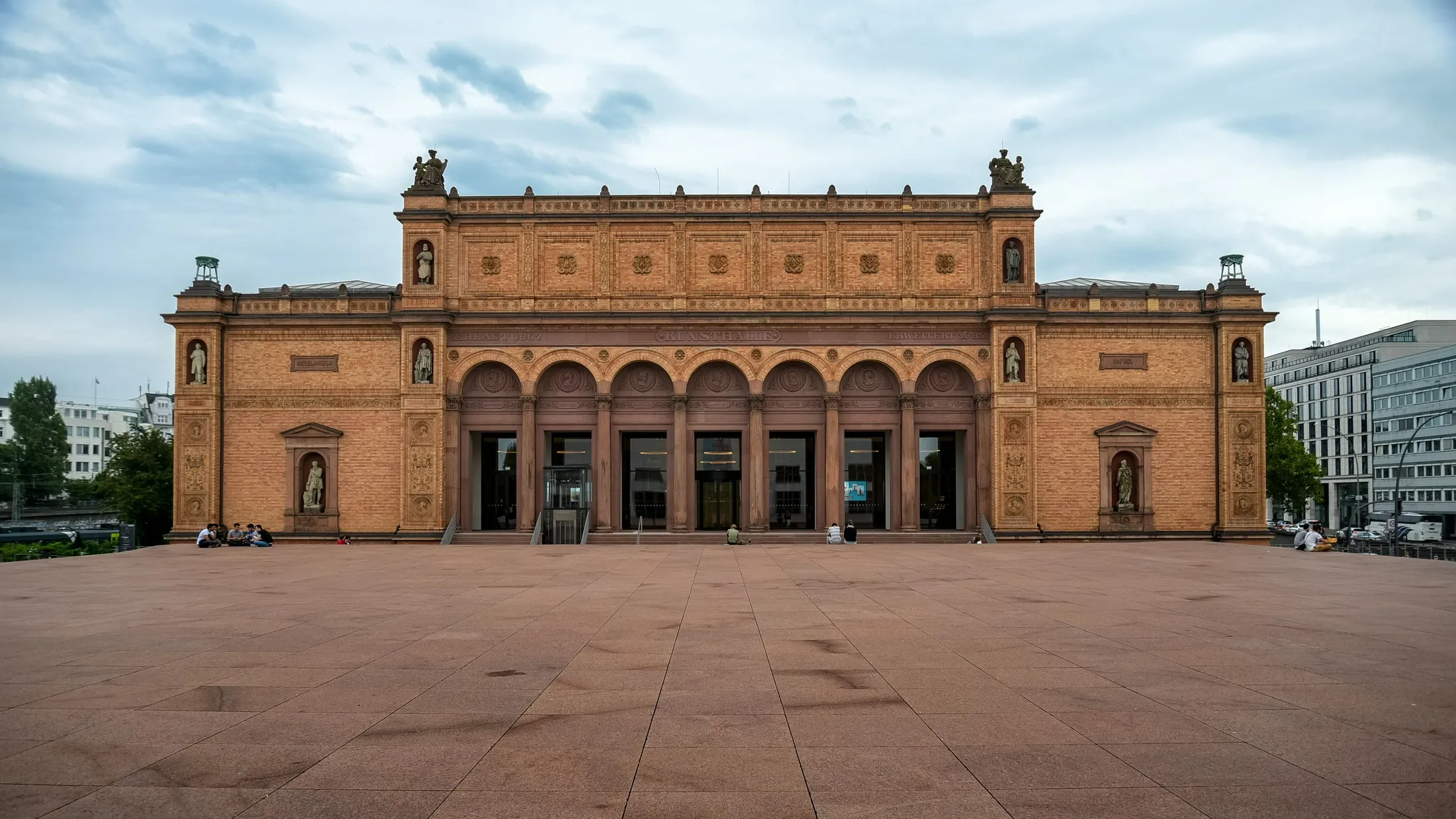 Hamburg Museum Grand Tour: Art, Music, History, and Science in One Smart Plan
