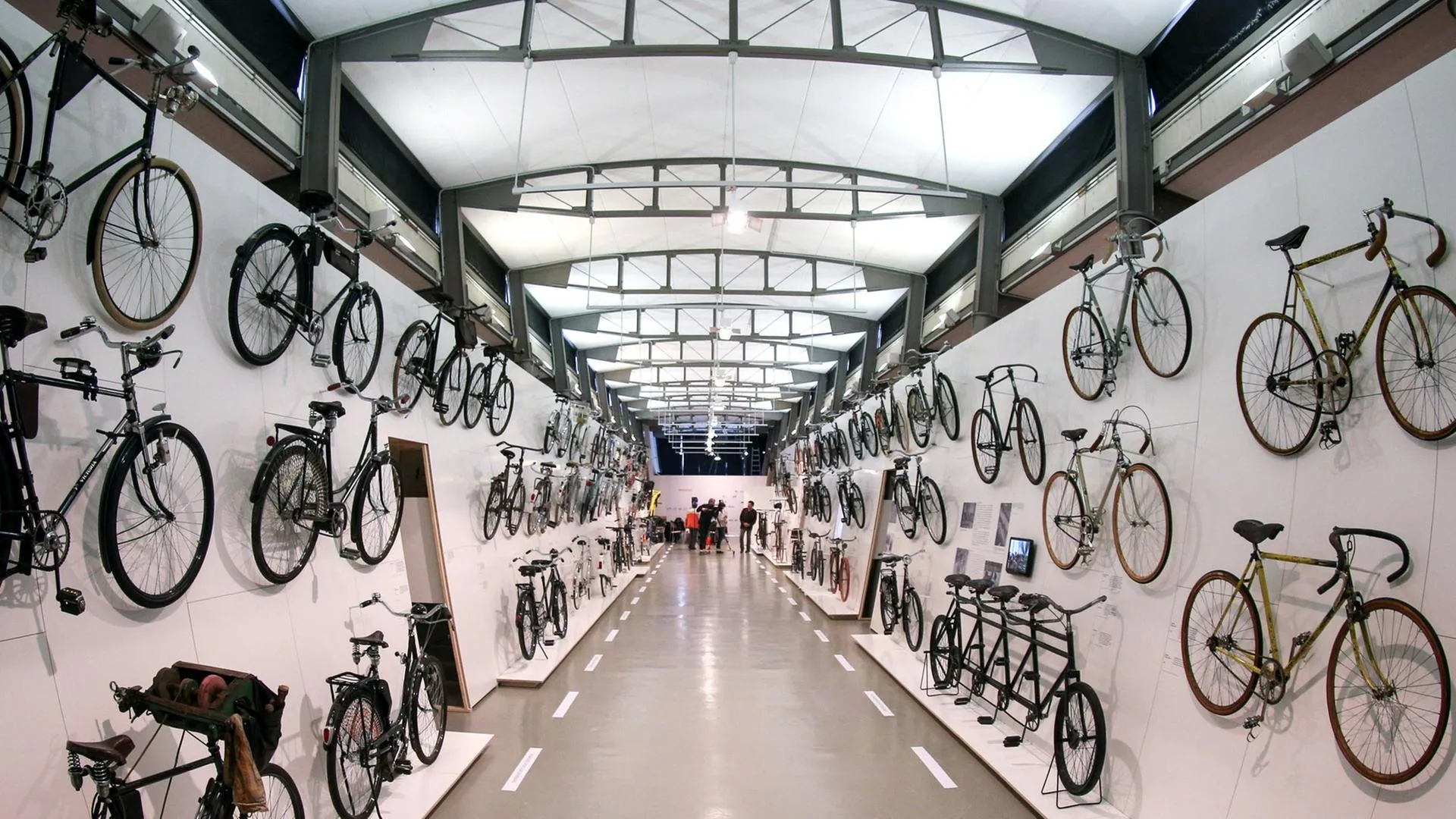 Museum der Arbeit Collections Guide: Machines, Bicycles, and Labor Narratives