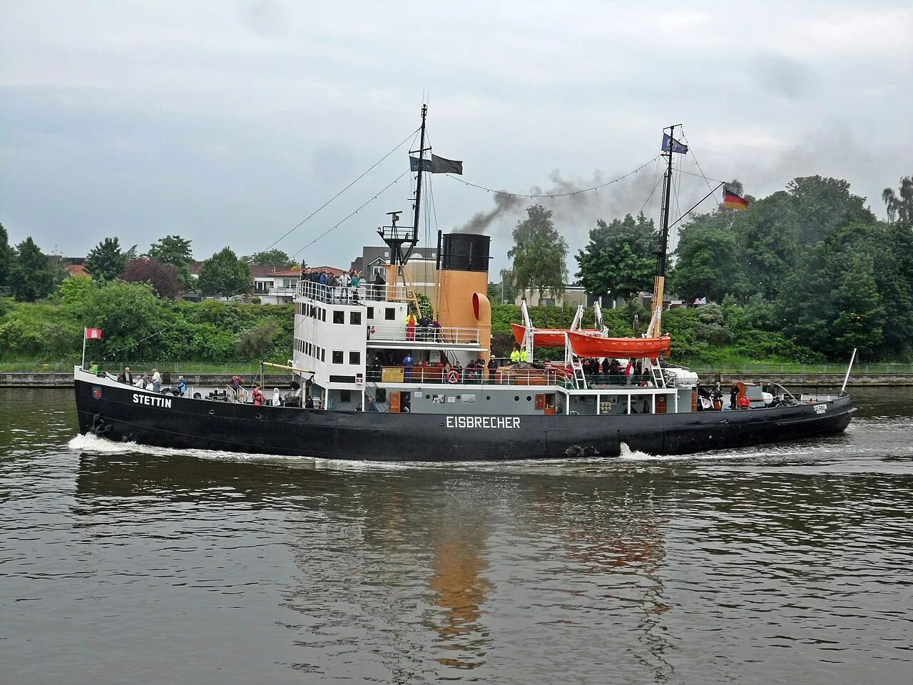 Stettin Icebreaker in Hamburg: Steam Engineering and Maritime Heritage