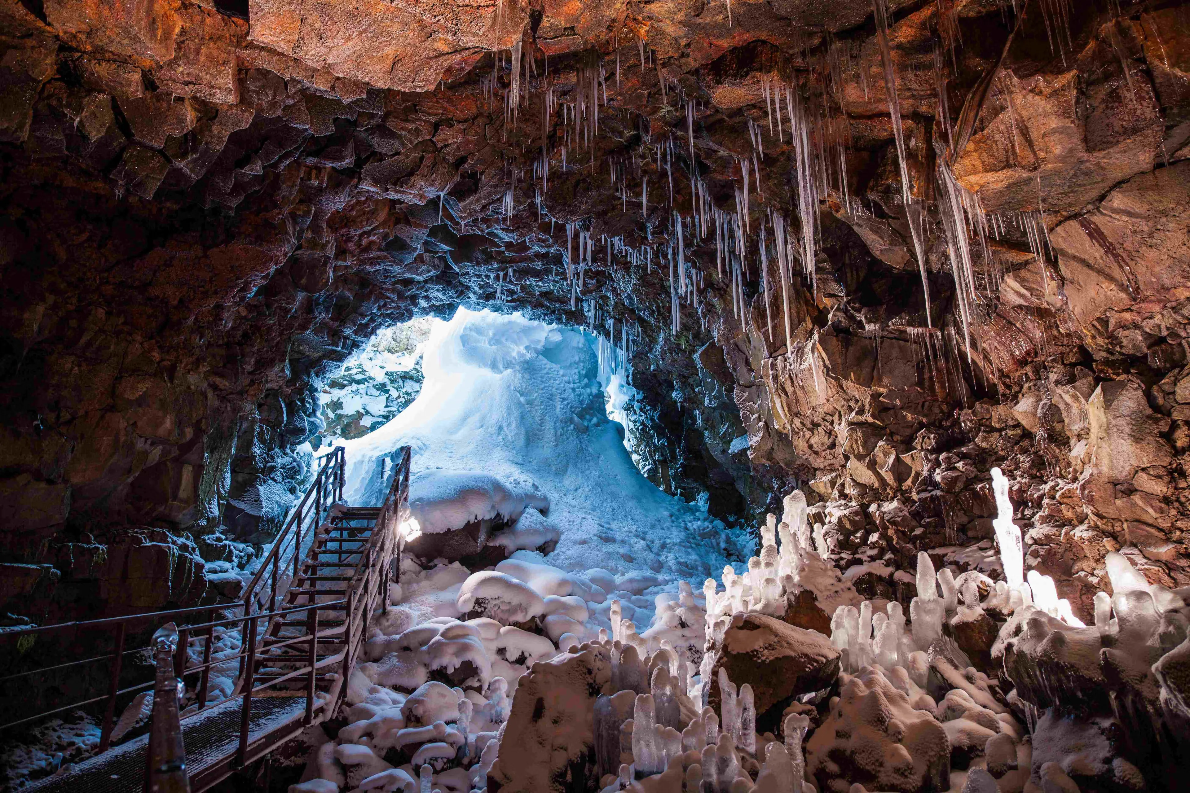 The Lava Tunnel - Standard Tour + Hvammsvík Hot Springs: Entry Ticket