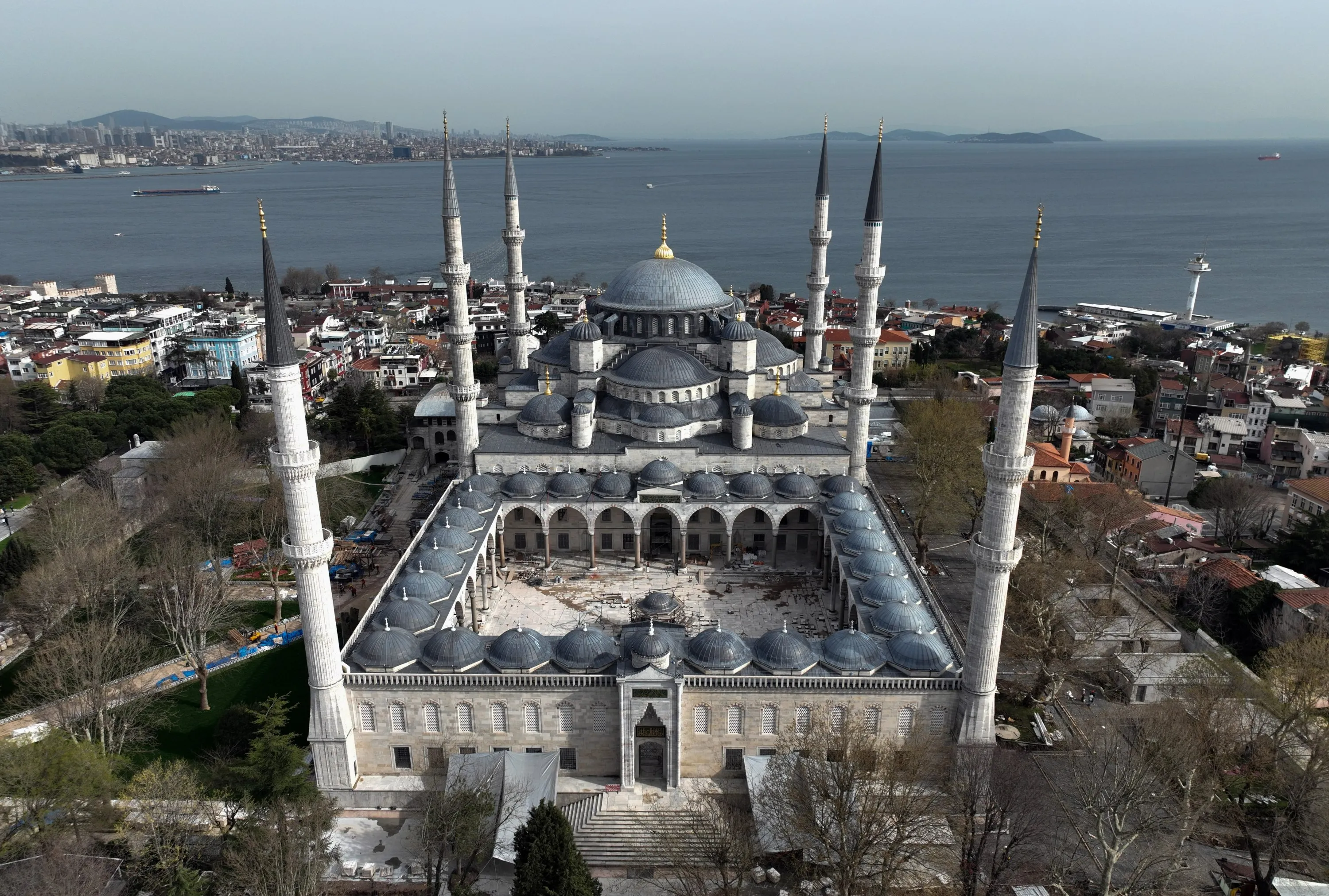 Blue Mosque Accessibility and Quiet-Flow Strategy: Entry Timing, Transition Pacing, and Comfort