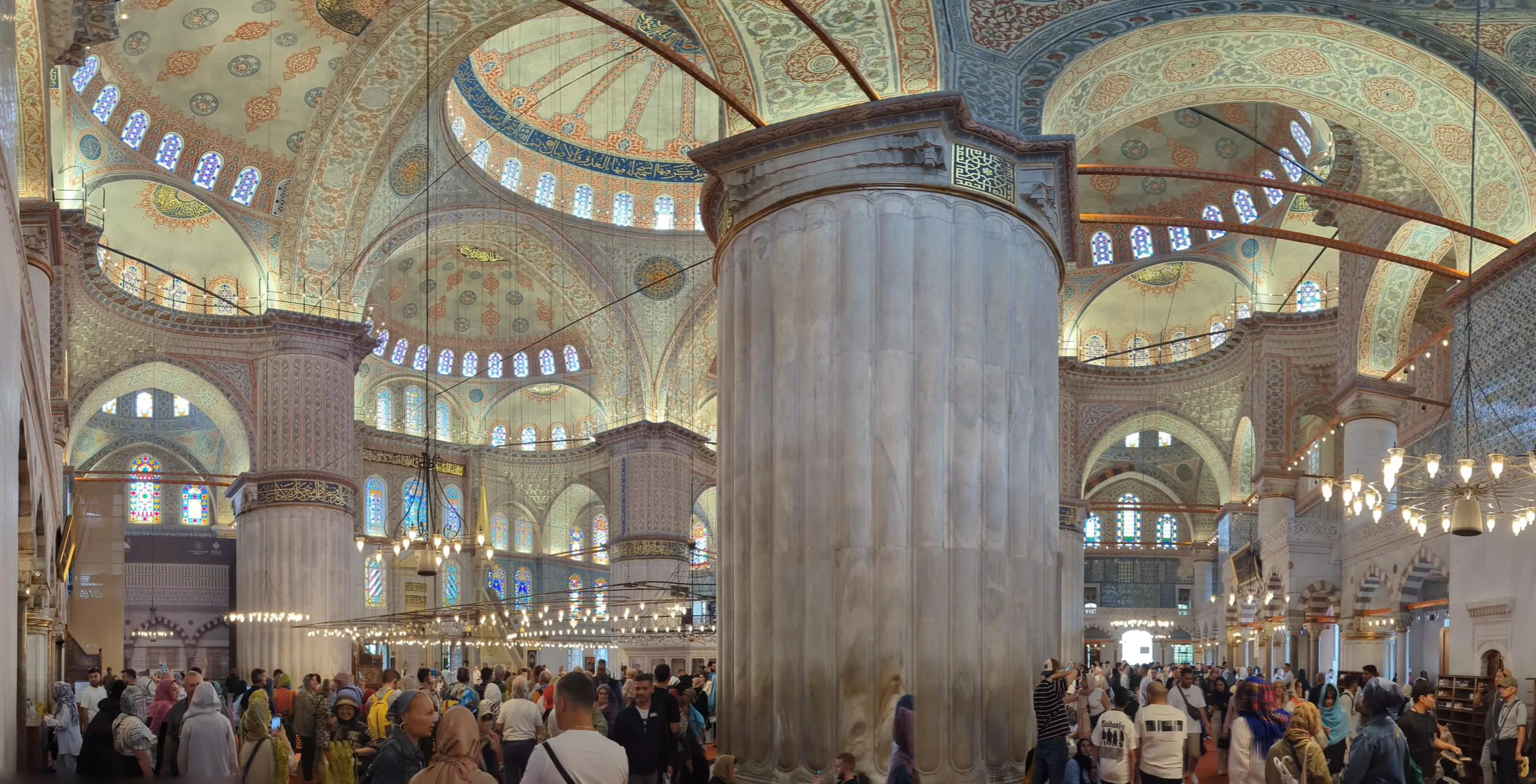Columns and prayer area evocative of minbar setting