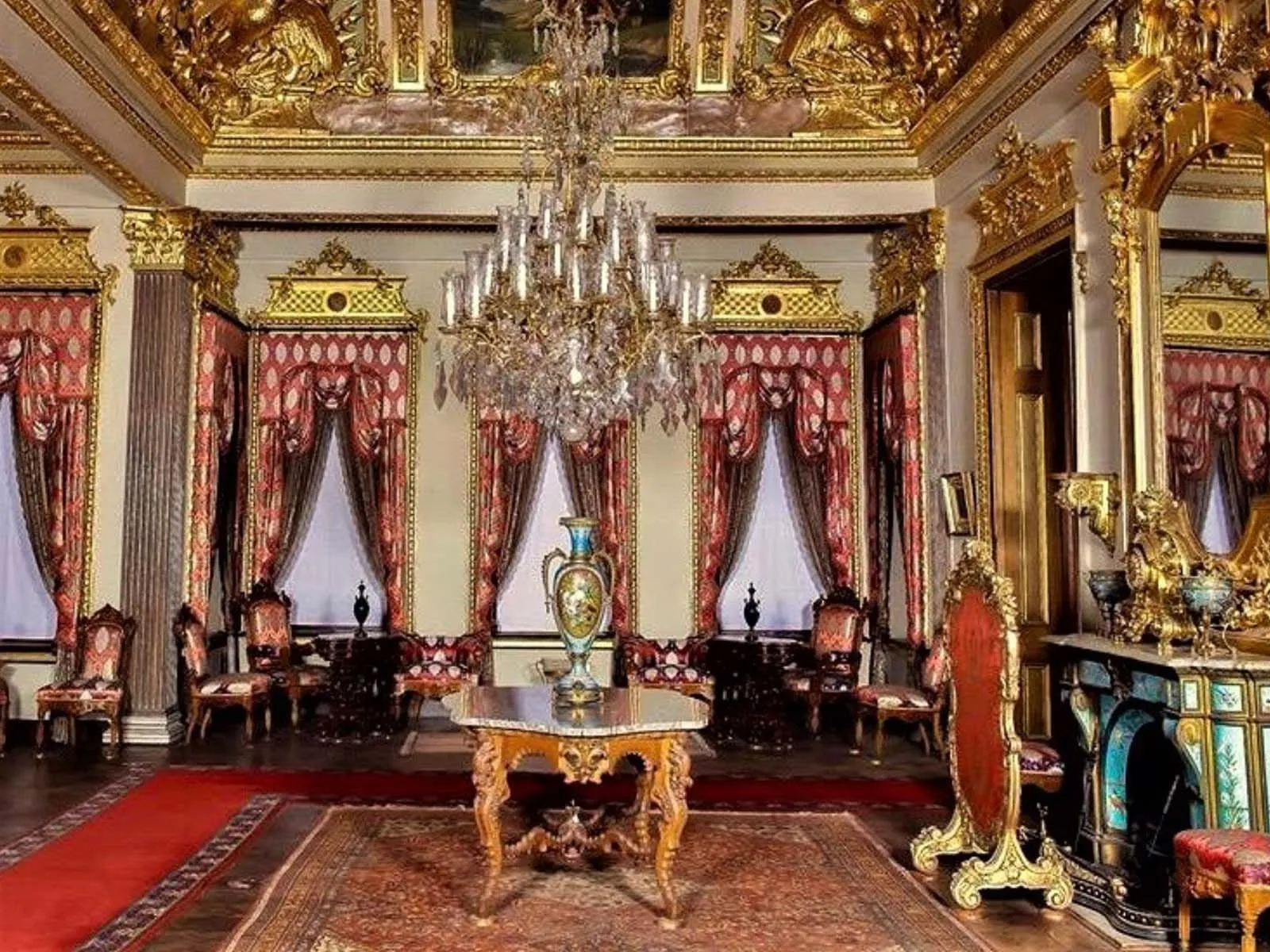 Dolmabahce Interior Details: Textiles, Furniture, and the Art of Courtly Atmosphere